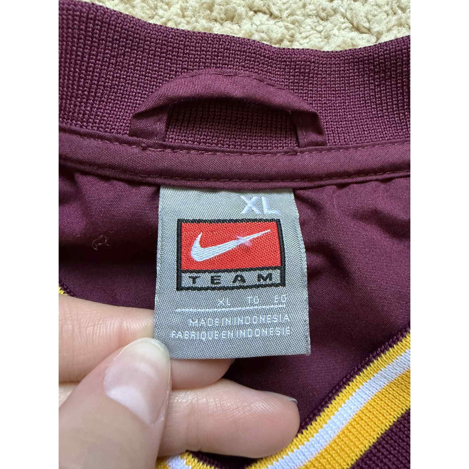 Nike Vintage Nike Minnesota Windbreaker Jacket Burgundy Men's XL Size US XL / EU 56 / 4 - 8 Thumbnail