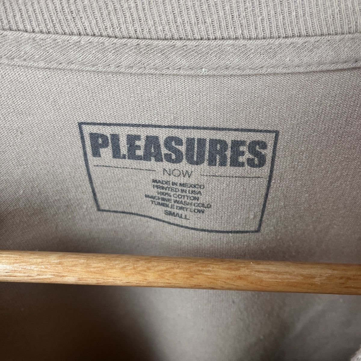 Pleasures Pleasures Longsleeve Big Logo Streetwear Y2k Rap Skate Swag Size US S / EU 44-46 / 1 - 8 Thumbnail