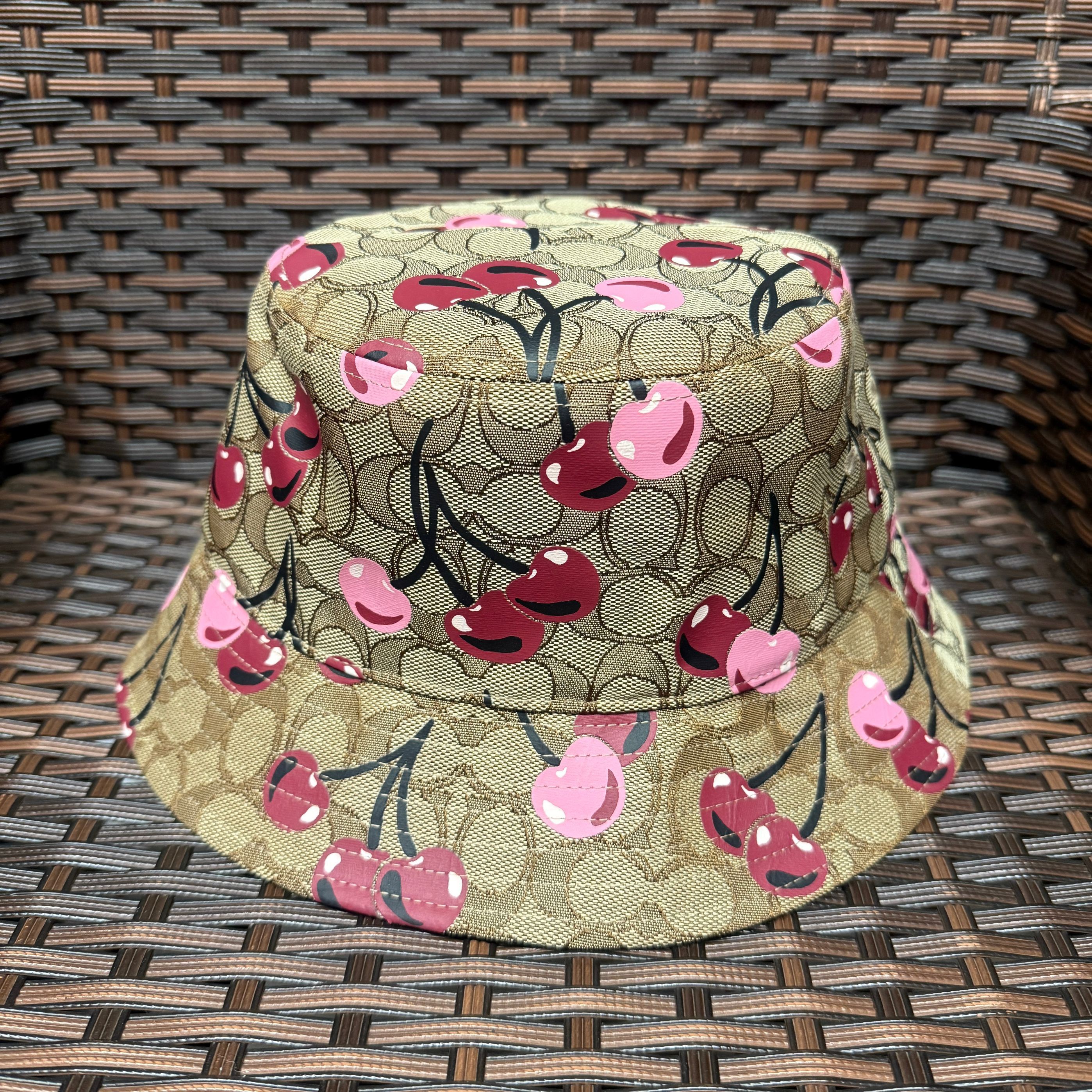 【COACH】チェリープリント＊ バケット ハット CZ550 NWT limited Coach women's Signature Cherry Swirl Print