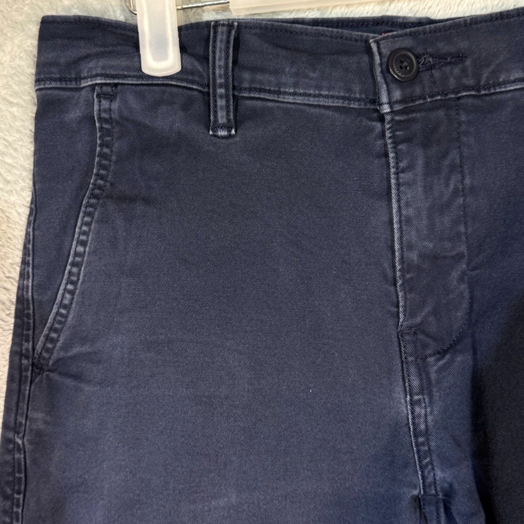Levi's Levi’s 552 Mens Jeans Straight Leg Mid Rise Blue Denim Medium Wash 28 x 30 Jeans Men’s 28x30 Blue Denim Straight Leg (Levi’s 552) Size US 28 / EU 44 - 3 Thumbnail