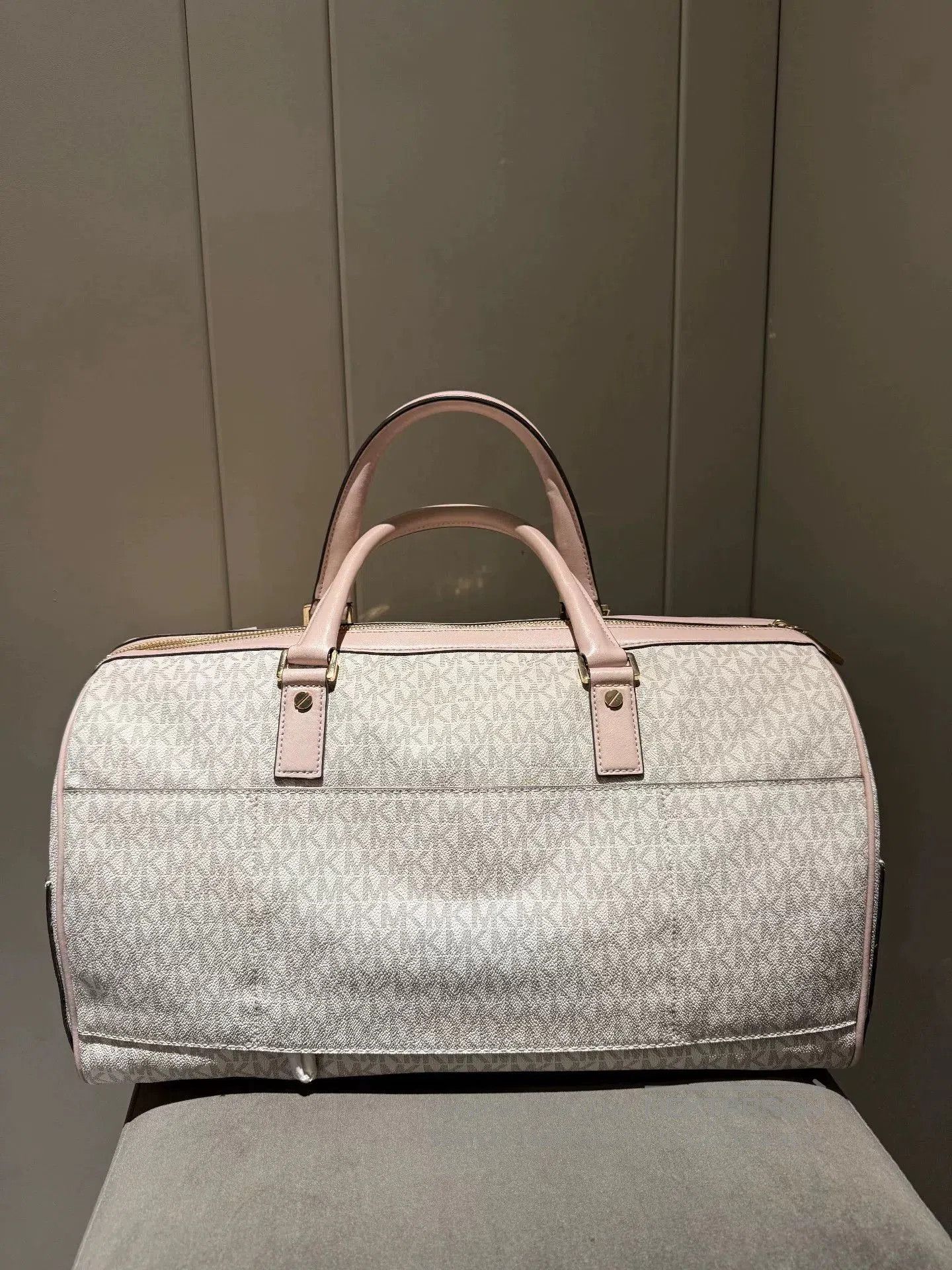 Michael Kors Michael Kors Hand Travel Bag. Size ONE SIZE - 2 Thumbnail