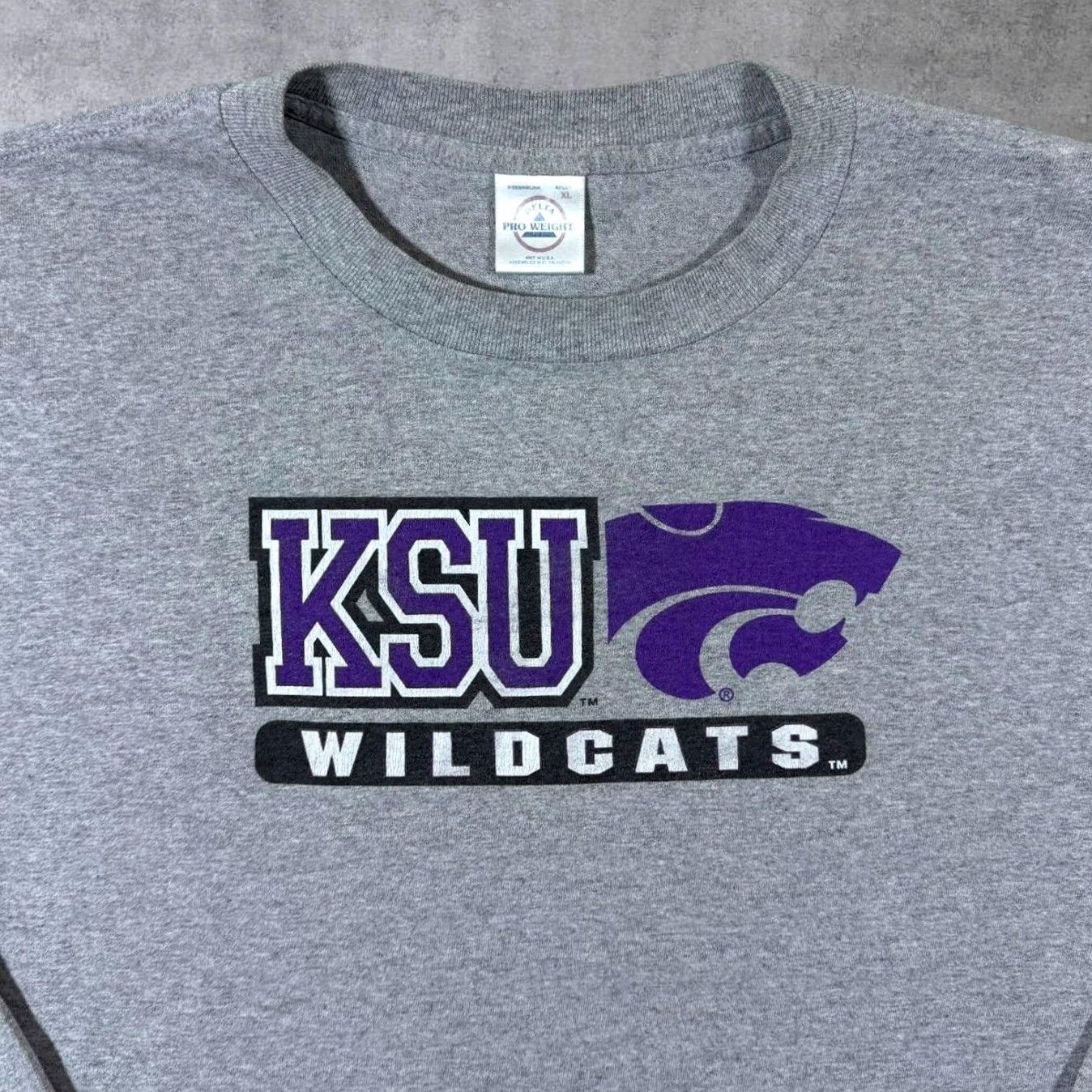 Delta VINTAGE Delta KSU Wildcats Made In USA College Graphic Long Sleeve T-Shirt XL Gray Mens XL T-Shirt Size US XL / EU 56 / 4 - 4 Thumbnail