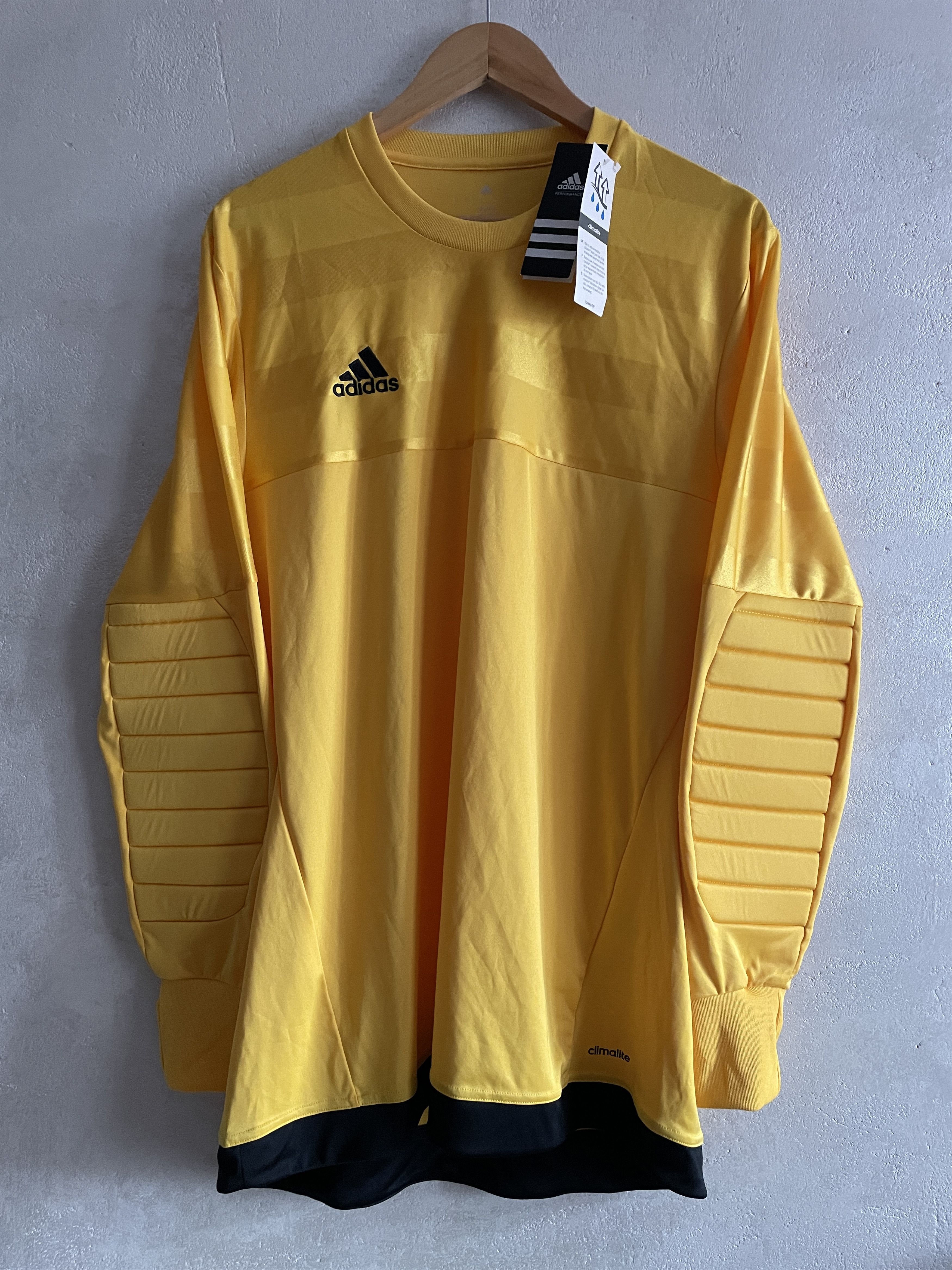 Adidas Adidas 2015 Goalkeeper Jersey Football Shirt Soccer Size US L / EU 52-54 / 3 - 1 Thumbnail
