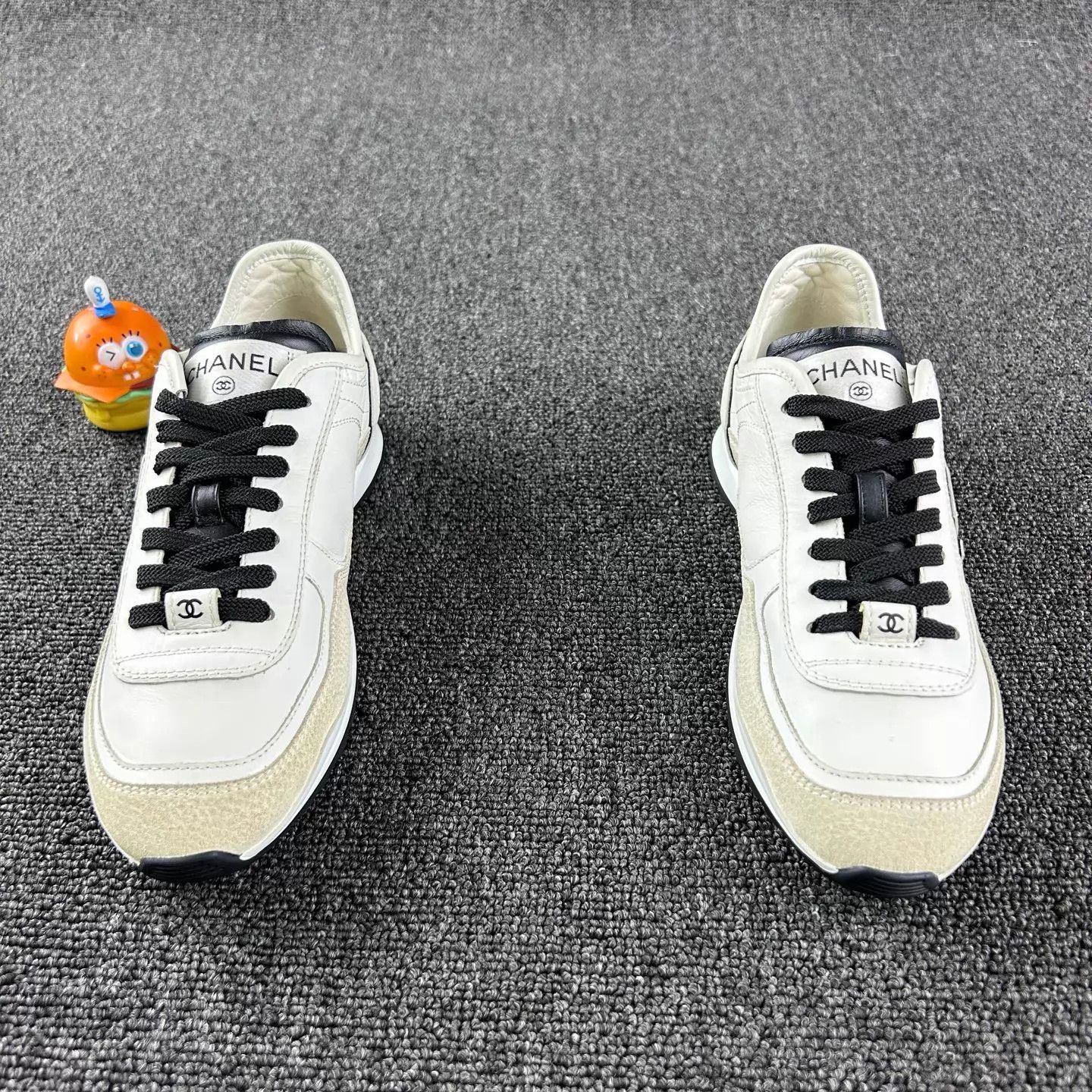 Chanel Chanel 25P White Leather Training Shoe 37 Size US 6.5 / IT 36.5 - 2 Thumbnail
