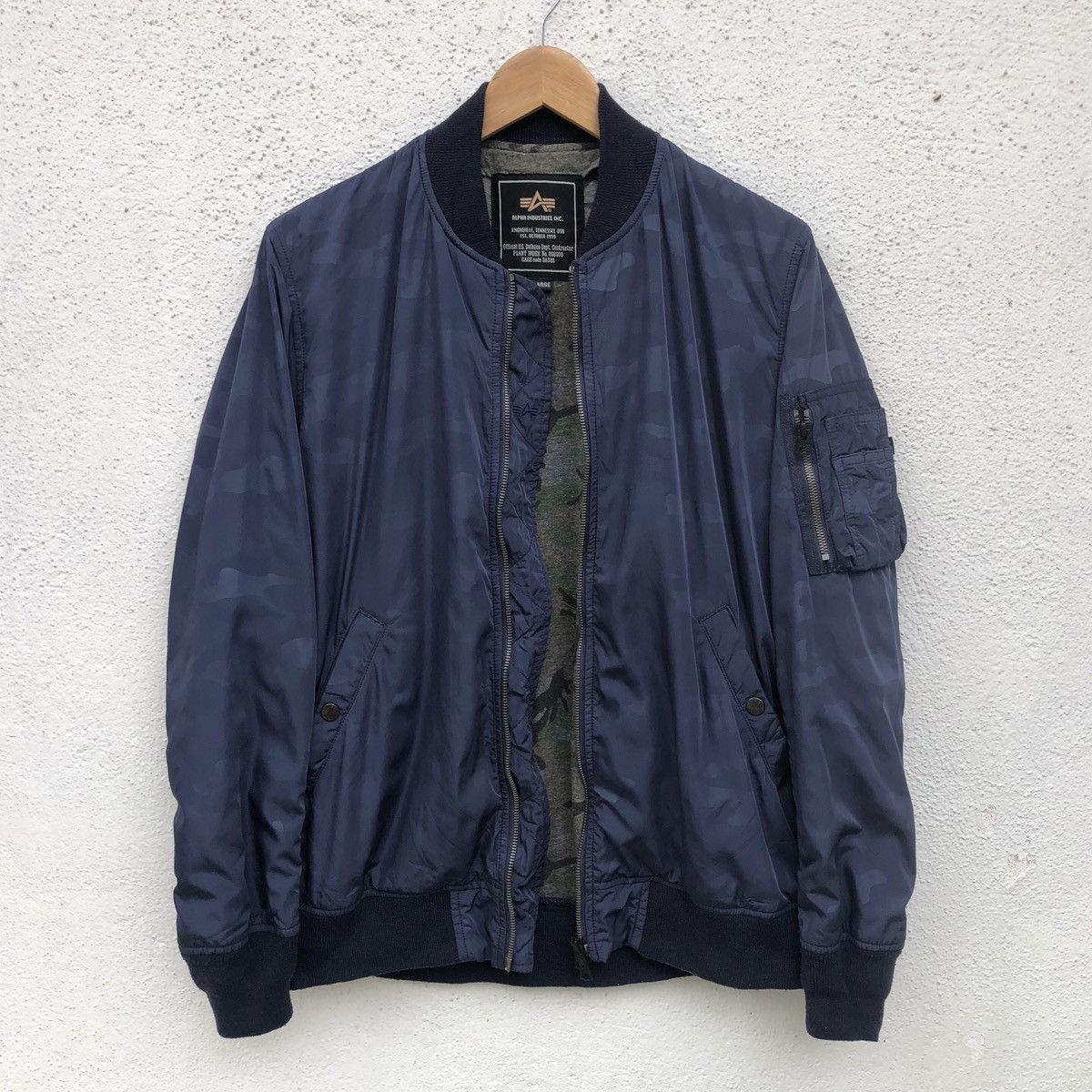 Alpha Industries ALPHA INDUSTRIES MA-1 Camouflage Bomber Jacket Men Size XL Size US XL / EU 56 / 4 - 1 Thumbnail