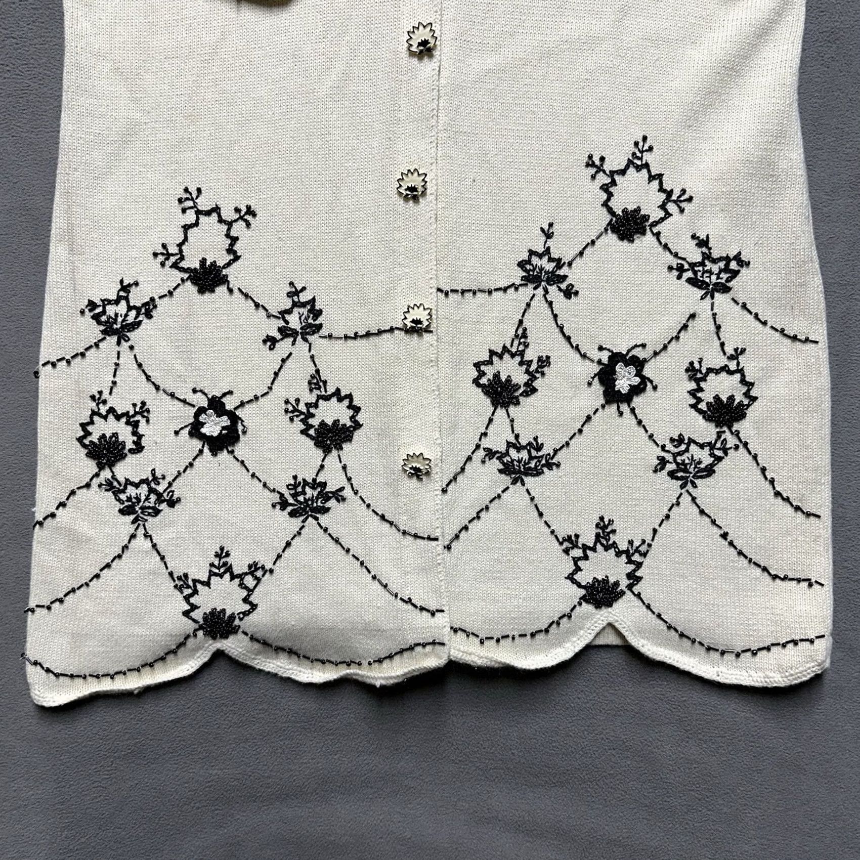 Vintage VINTAGE Storybook Knits Sweater Women 1X Long Floral Cardigan Open Front Ivory Forever Famous Size XL / US 12-14 / IT 48-50 - 4 Thumbnail