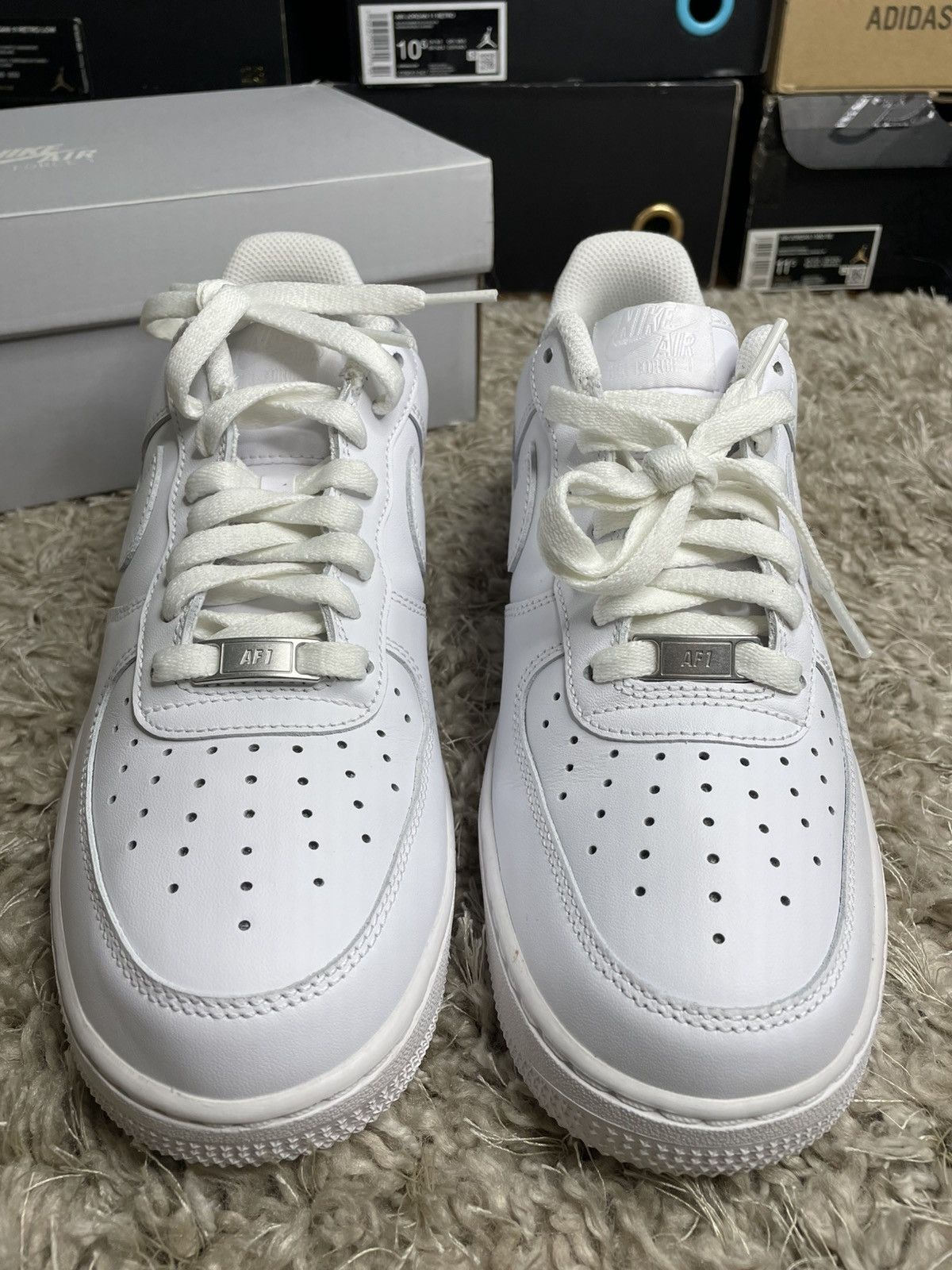 Nike Air Force 1 Triple White Size US 8.5 / EU 41-42 - 4 Thumbnail
