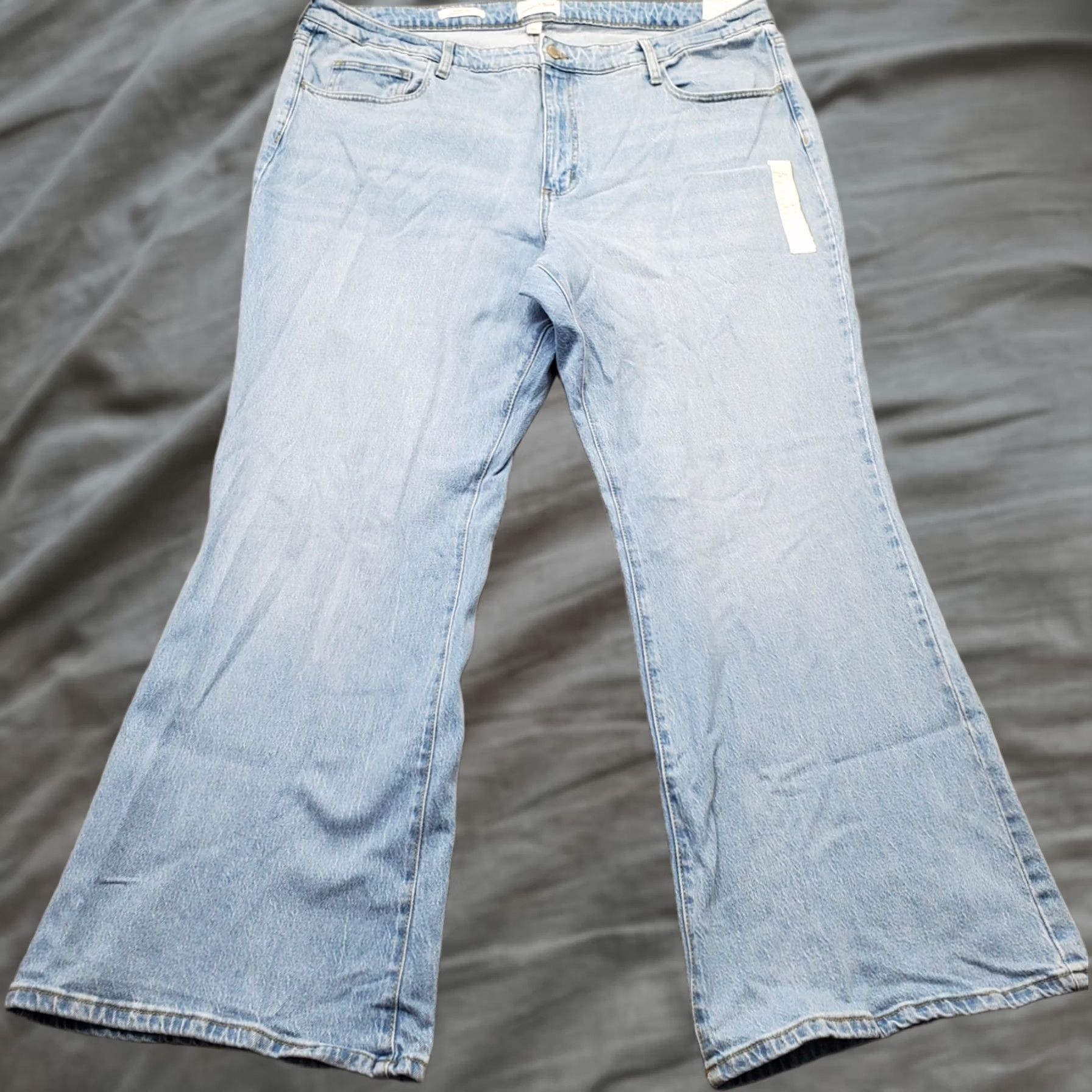 Vintage Universal Thread Womens High-Rise Flare Jeans 22 Blue Comfort Stretch 5-Pocket Denim Regular 31" Inseam Mens Womens Boys Girls Size 40" / US 18 - 1 Thumbnail