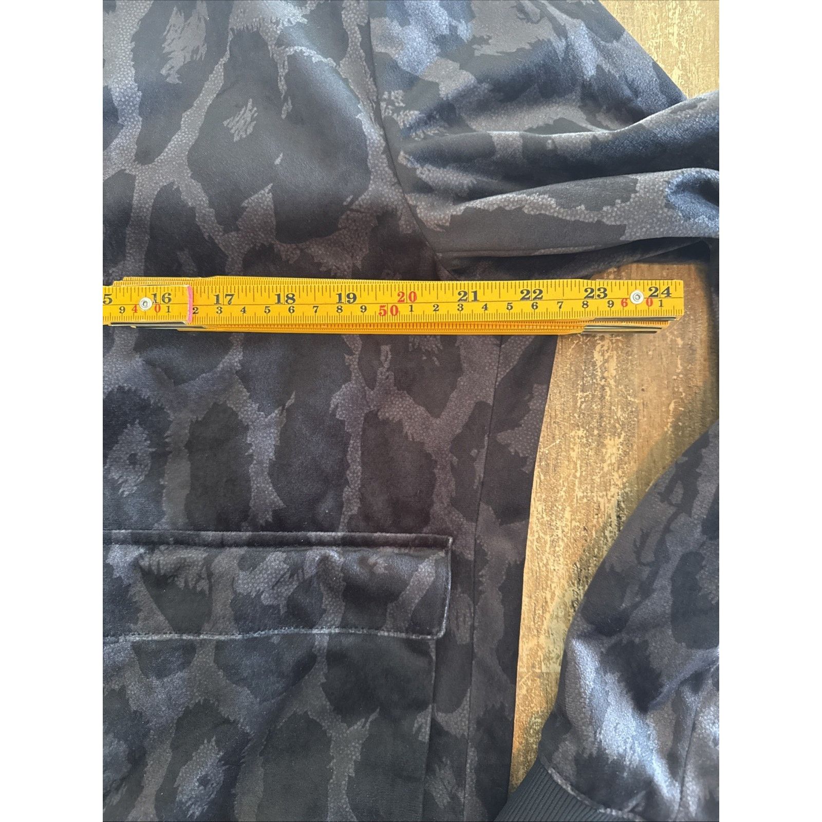Hugo Boss Hugo Boss Leopard Print Bomber Jacket 38R Black Print Slim Size US M / EU 48-50 / 2 - 4 Thumbnail