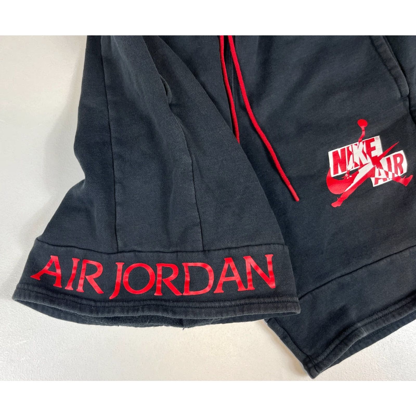 Jordan Brand Air Jordan Men's Athletic Sweat Shorts M Black Cotton Blend Fleece Pockets Size US 31 - 7 Thumbnail