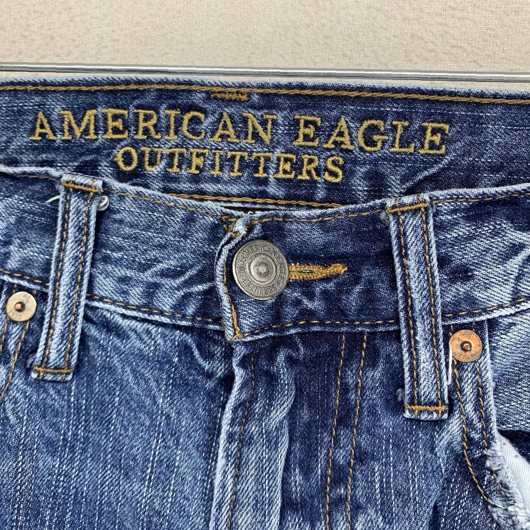 American Eagle Outfitters VINTAGE American Eagle Slim Straight Jeans Adults 28x32 Cotton Medium Wash Blue Mens Size US 28 / EU 44 - 4 Thumbnail