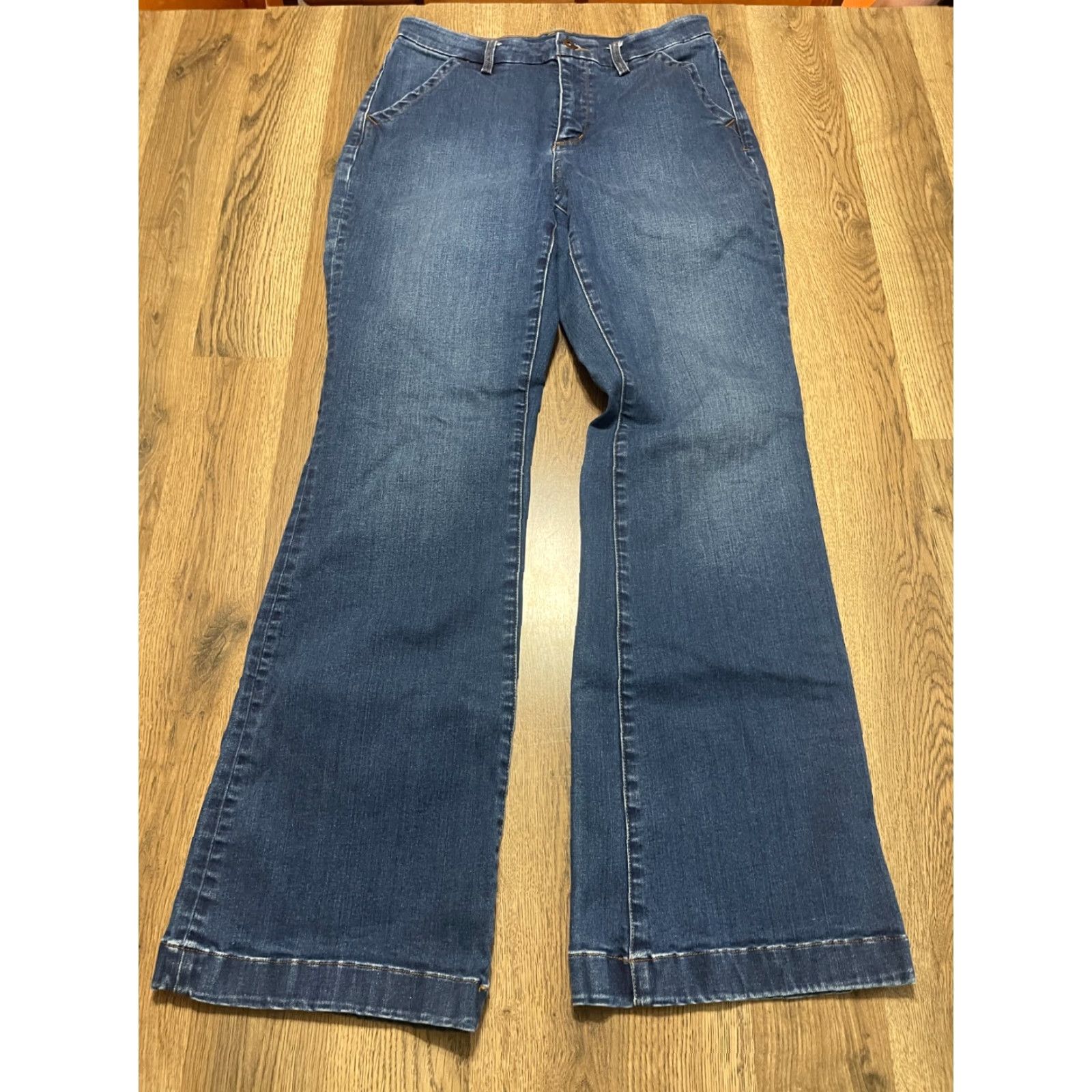 Vintage Duluth Trading Co. Jeans Women's 8x33 Blue Denim Flared Leg Pockets 5-Pocket Design Regular Inseam 31.5"} Size 30" / US 8 / IT 44 - 2 Thumbnail