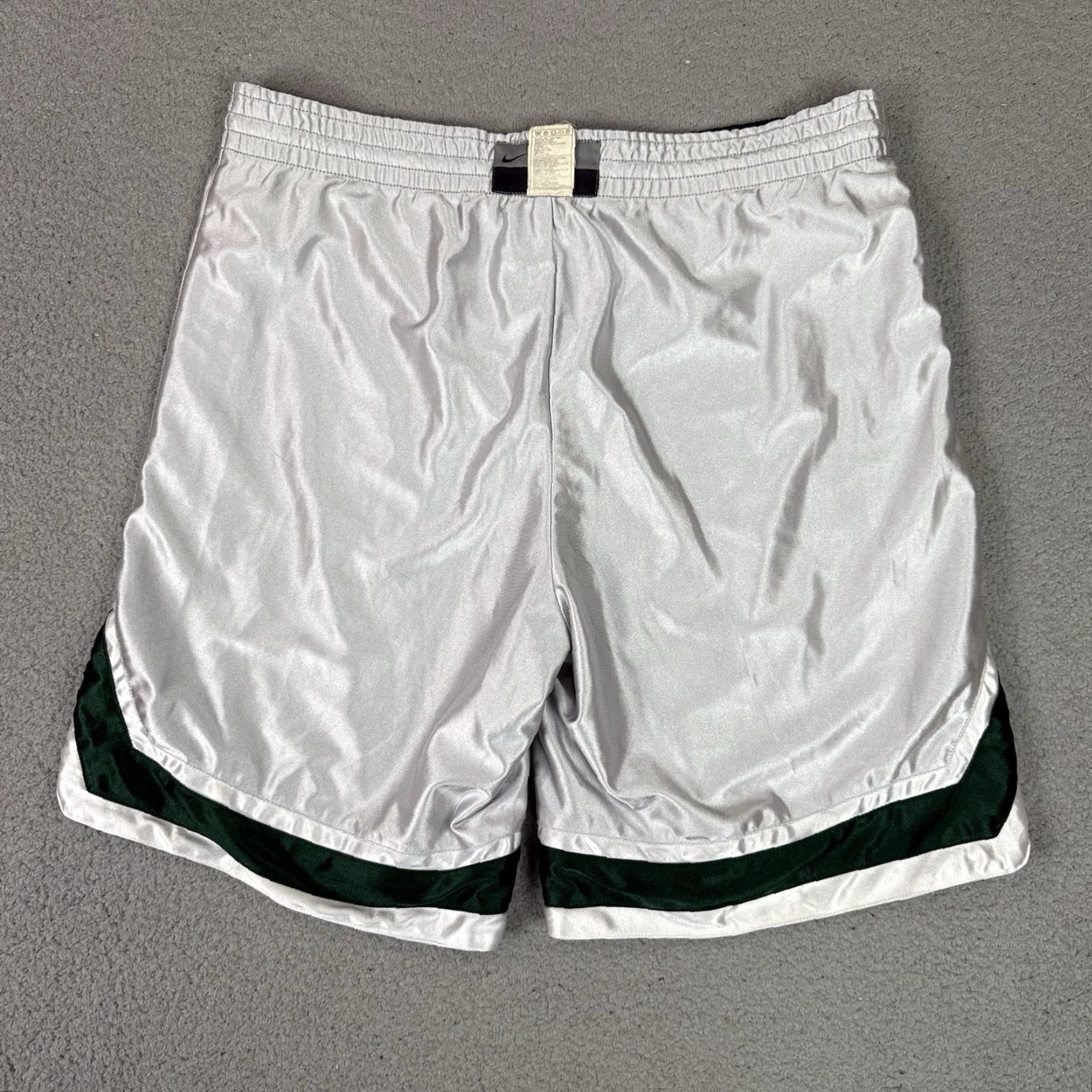 Nike VINTAGE Nike Basketball Shorts Adult M Blue Silver Dazzle Reversible 90s Logo Athletic Mens Shorts Size US 31 - 3 Thumbnail