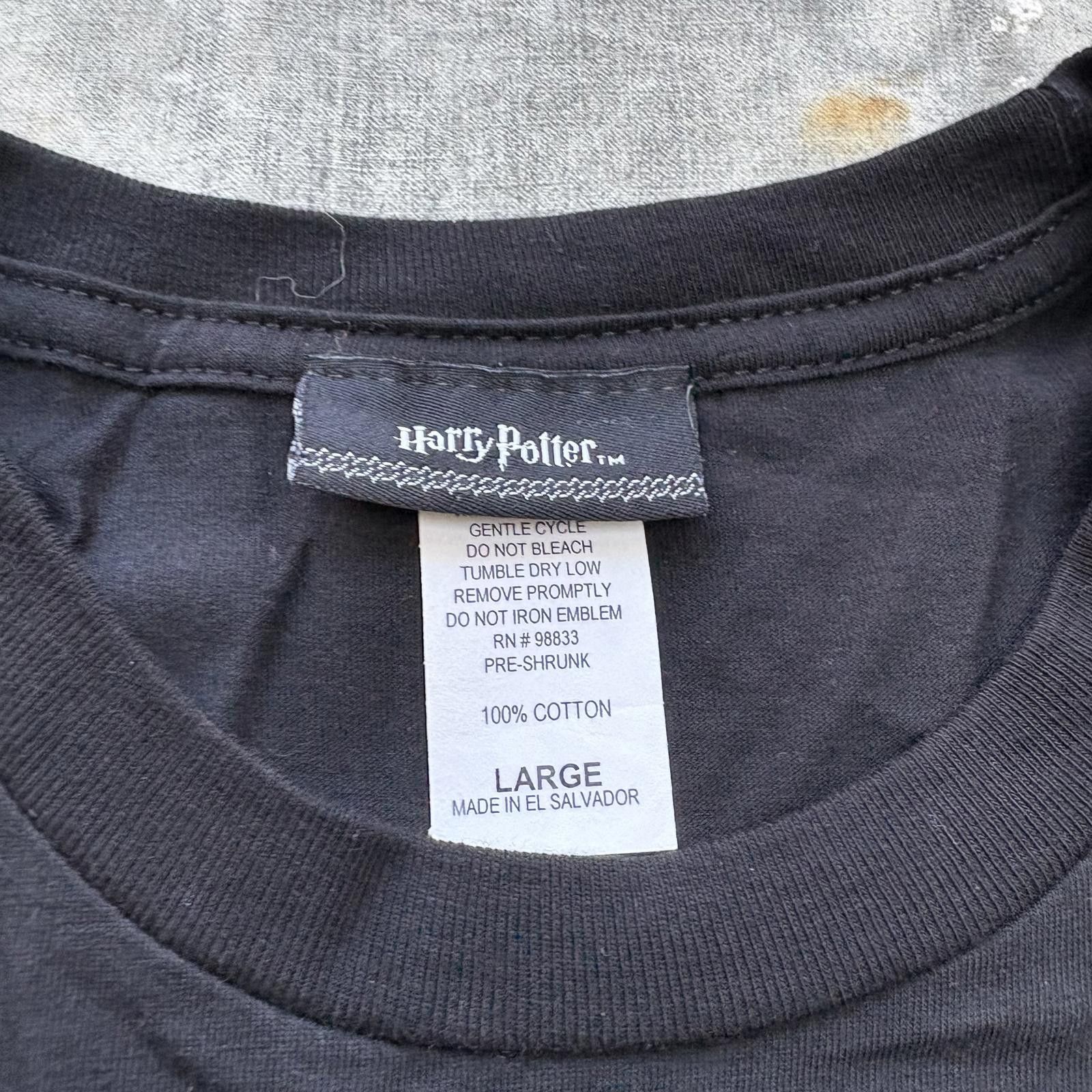 Vintage Vintage Y2K Harry Potter Gryffindor Crest Movie Shirt Size US L / EU 52-54 / 3 - 3 Thumbnail