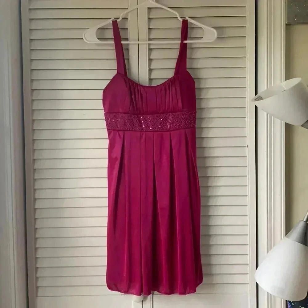 Designer Stylish Pink Cocktail Dress with Sequined Waist Size S / US 4 / IT 40 - 2 Thumbnail