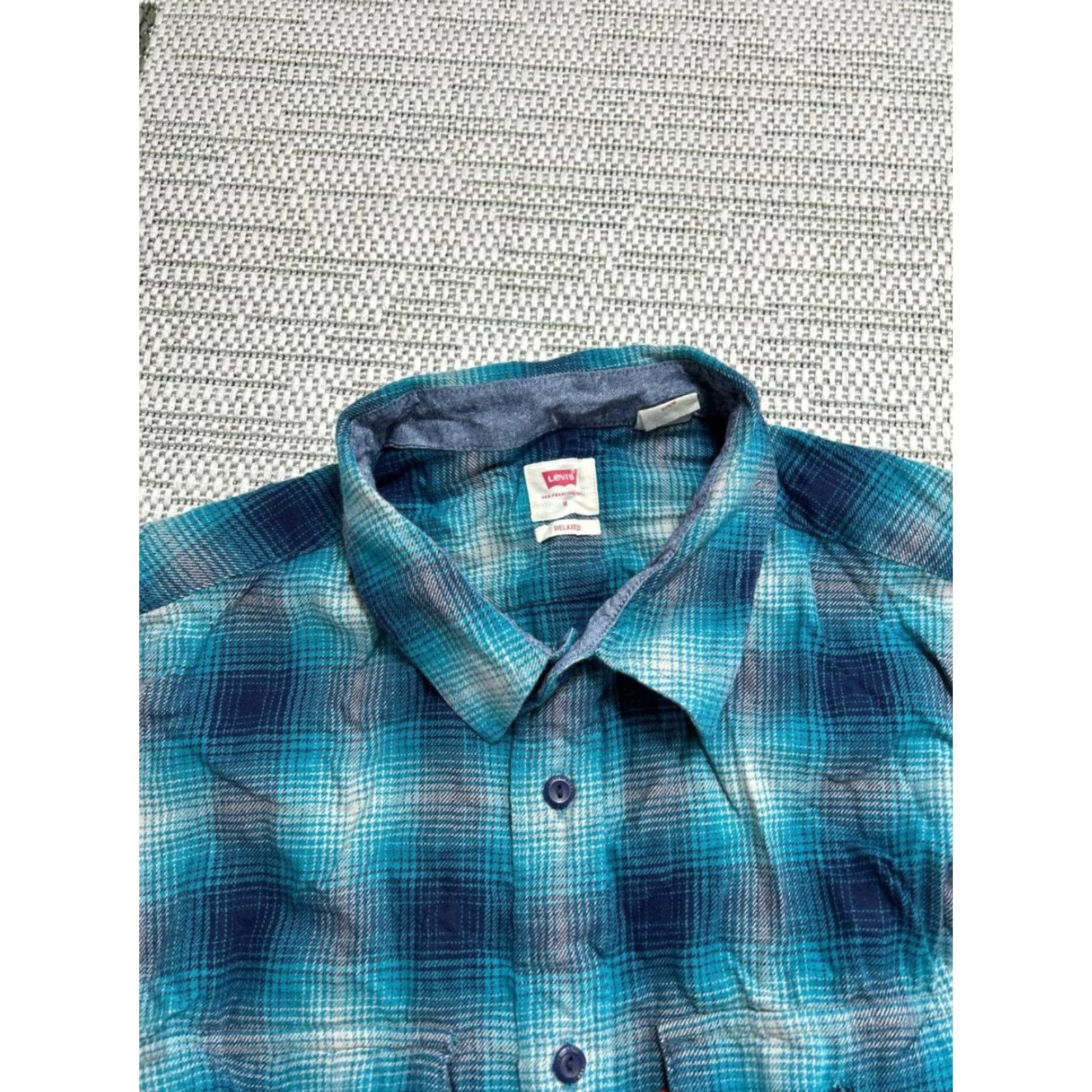 Levi's Levis Classic Worker Shirt Men M Blue Cotton Plaid Relaxed Fit Button-Up Collared Casual Breathable Pockets Vintage: No (omit) Size US M / EU 48-50 / 2 - 2 Thumbnail