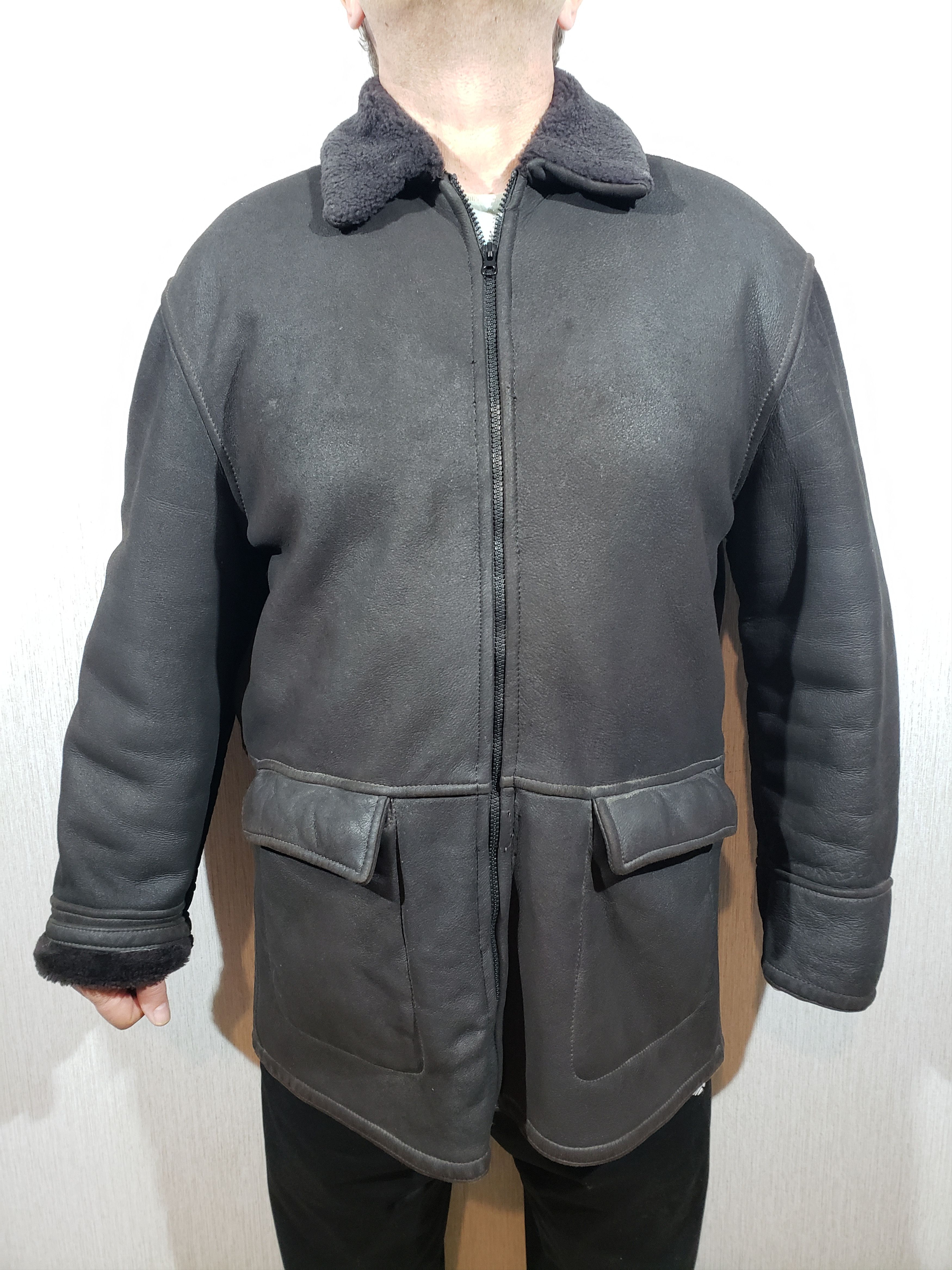 Other Stylish men's black sheepskin coat. Size US L / EU 52-54 / 3 - 1 Thumbnail