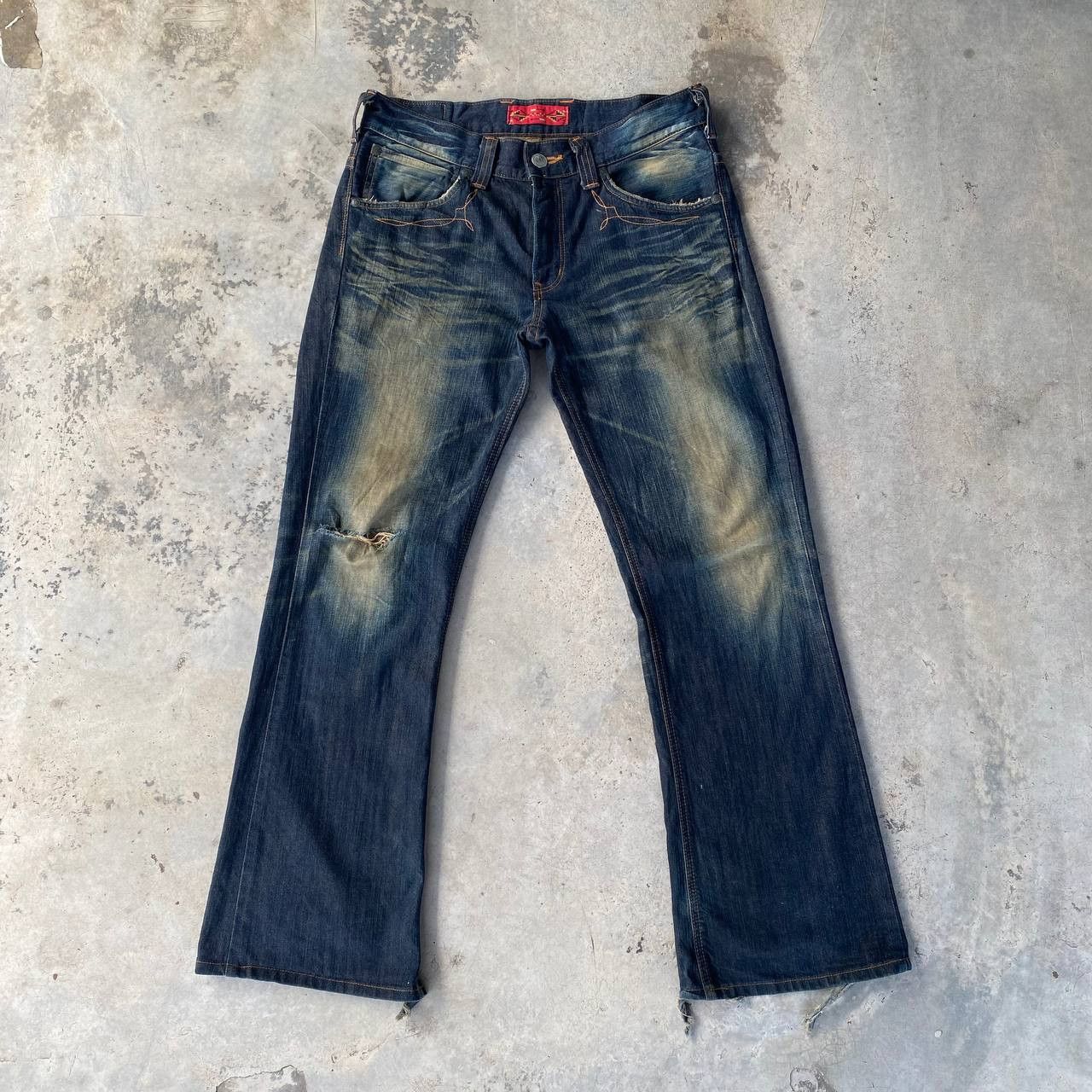 Edwin VINTAGE EDWIN FLARED BULL DISTRESSED RIPPED KNEE RUSTY WASH Size US 32 / EU 48 - 13 Thumbnail