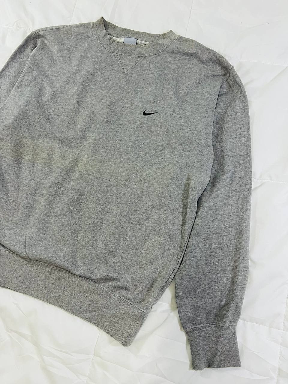 Nike × Vintage Vintage Y2K Nike Small Swoosh Logo Thrashed Sweatshirt Size US L / EU 52-54 / 3 - 2 Thumbnail