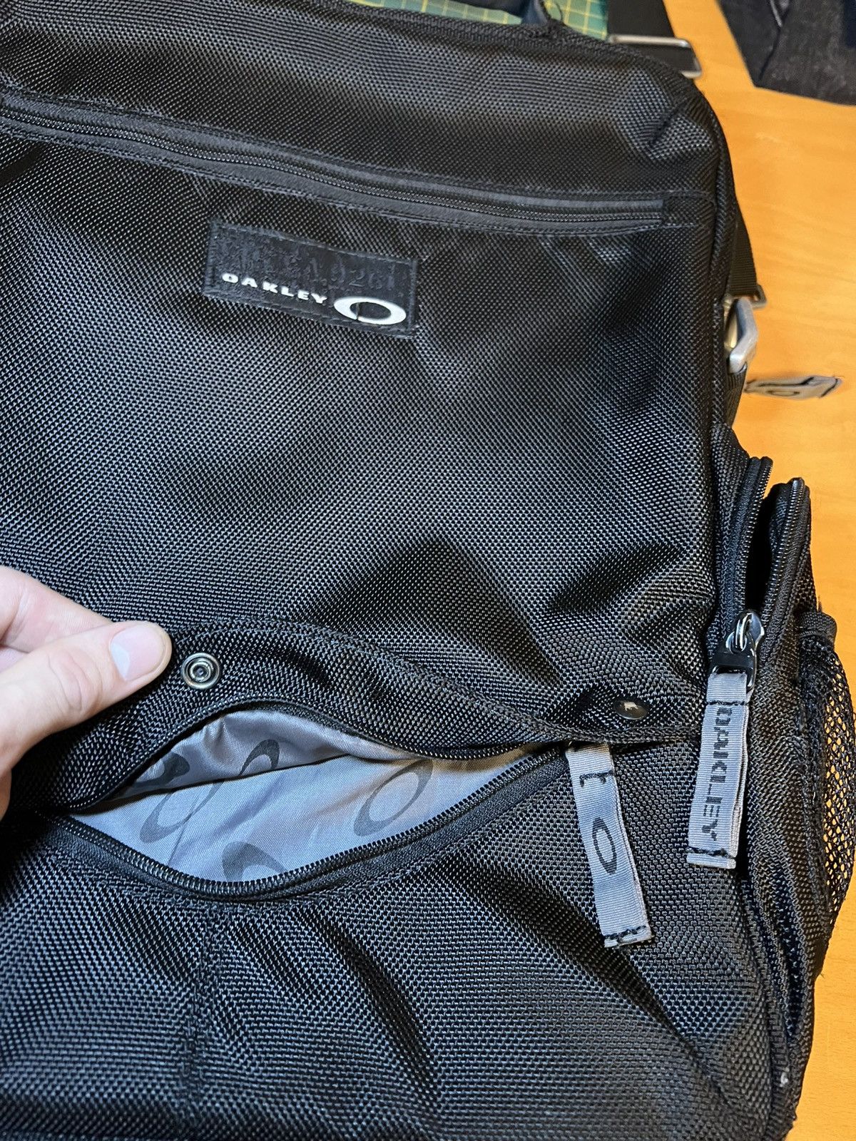 Oakley Vintage Oakley tactical heavy duty crossbody utility bag Size ONE SIZE - 8 Thumbnail
