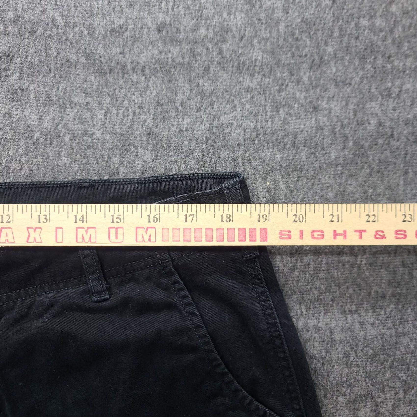 Levi's Levi's Cargo Shorts Mens 38 Relaxed Fit 11" Inseam Cargo Pocket Black Cotton Knit 90s Outdoor Mens Size US 38 / EU 54 - 2 Thumbnail