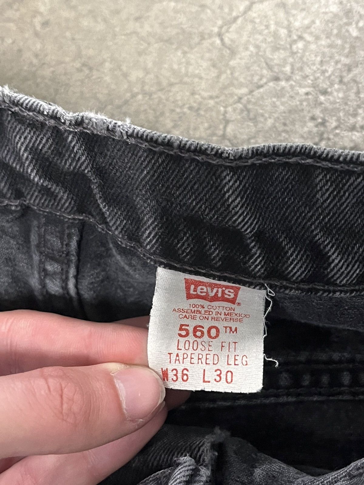 Levi's × Vintage Vintage Levi’s 560 loose fit jeans Size US 36 / EU 52 - 5 Thumbnail