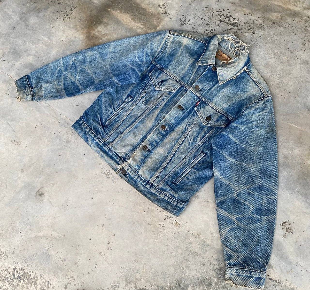 Levi's A BEAUTY PIECES LEVIS VINTAGE CRAZY FADED DISTRESSED DENIM Size US M / EU 48-50 / 2 - 13 Thumbnail