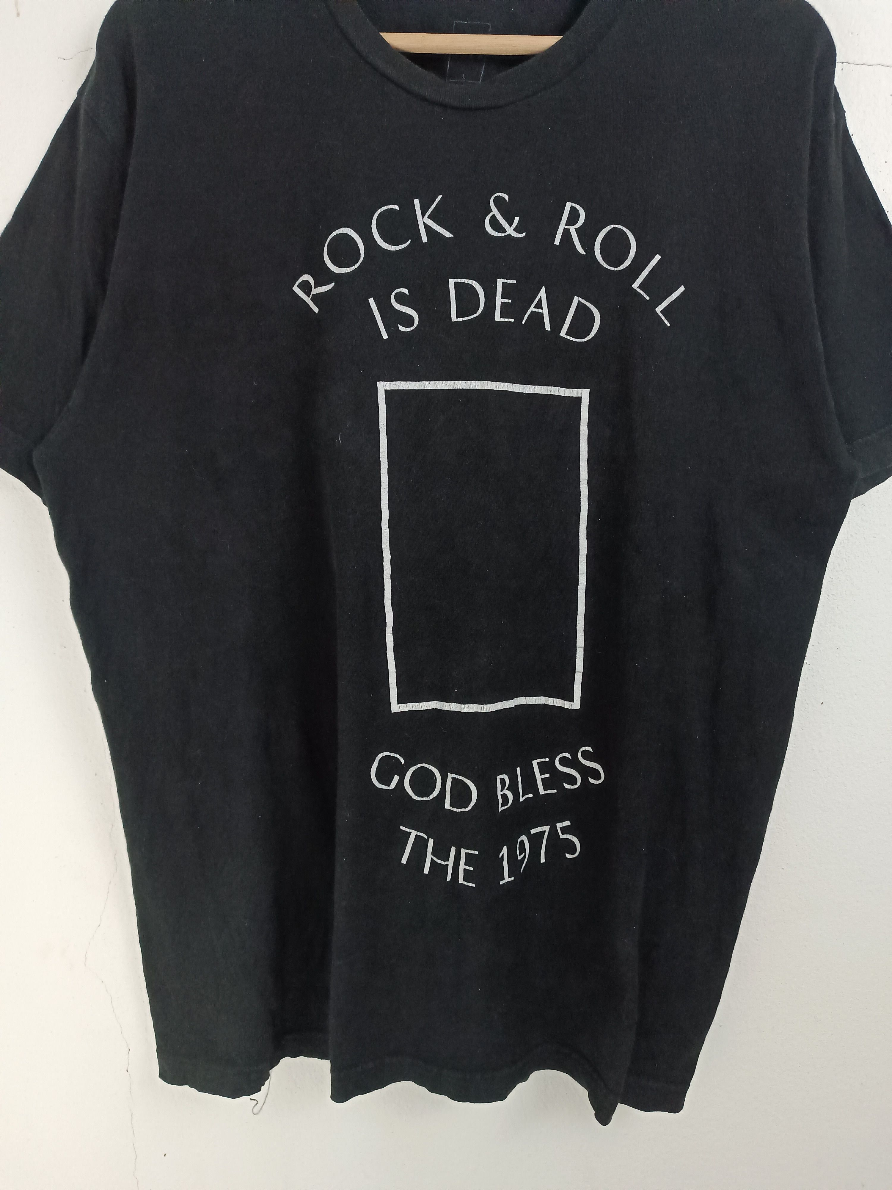 Vintage VINTAGE THE 1975 ROCK & ROLL IS DEAD TEE arctic strokes Size US L / EU 52-54 / 3 - 7 Thumbnail