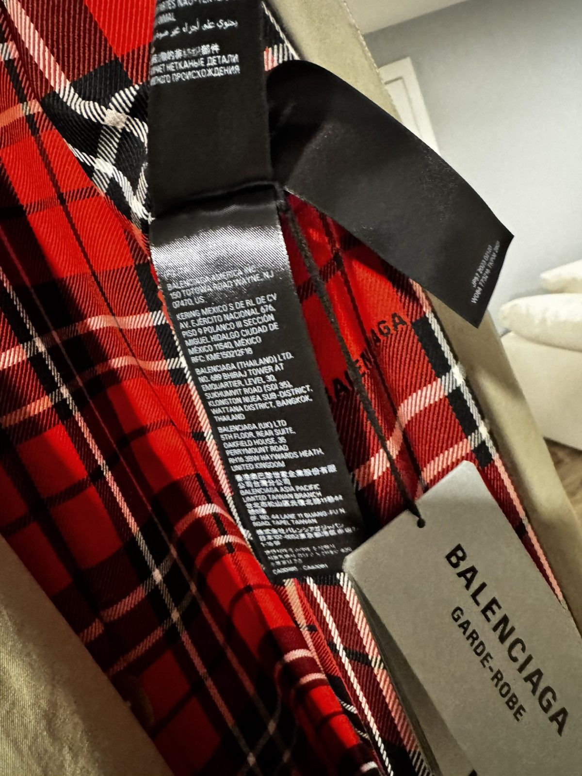 Balenciaga NWT Balenciaga FW20 Garde-Robe Plaid-Lined Trench Coat F38 Size S / US 4 / IT 40 - 10 Thumbnail