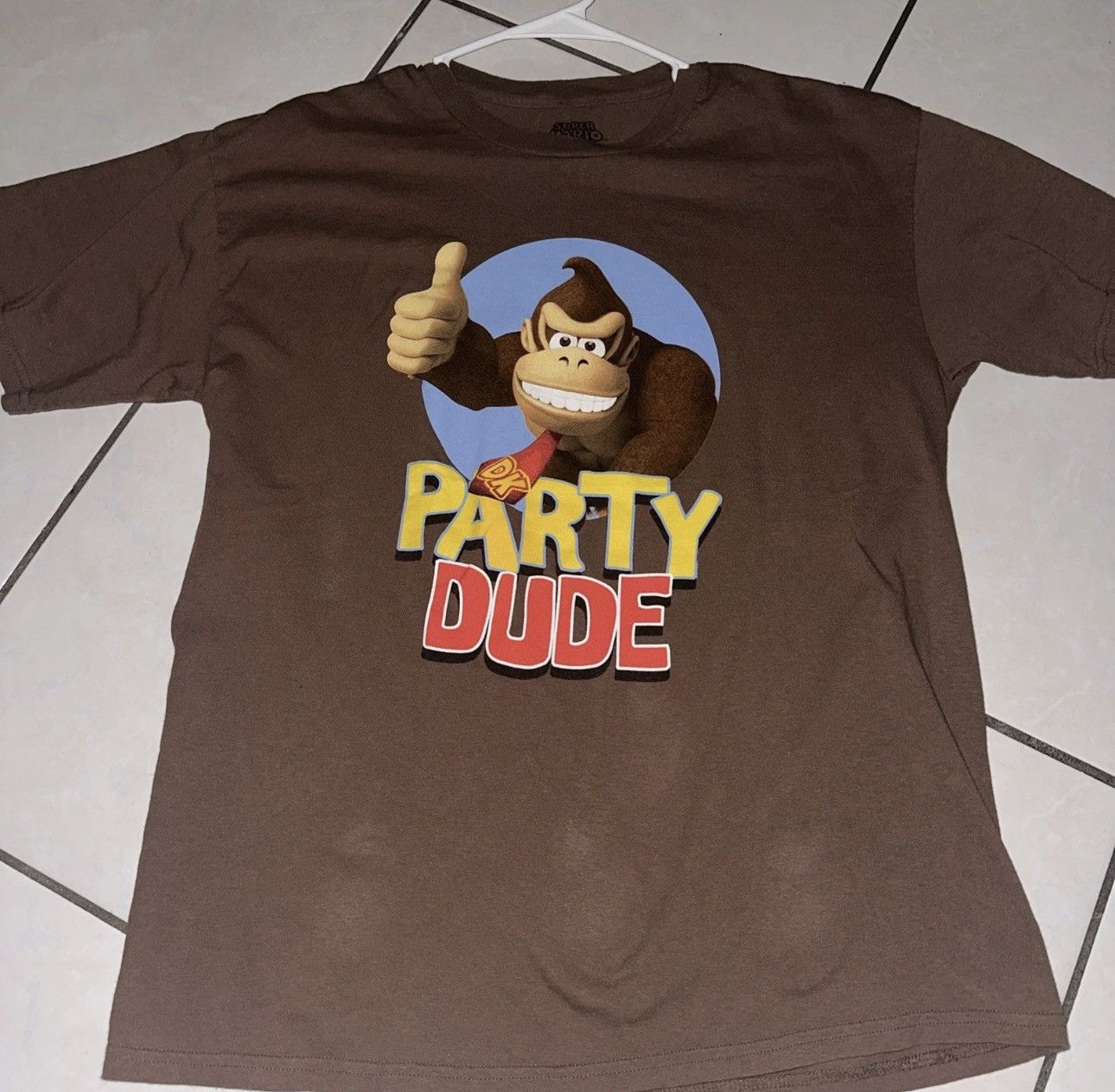 Nintendo Super mario TM & 2012 Nintendo L/G DK Party Dude T-shirt Size US L / EU 52-54 / 3 - 1 Thumbnail