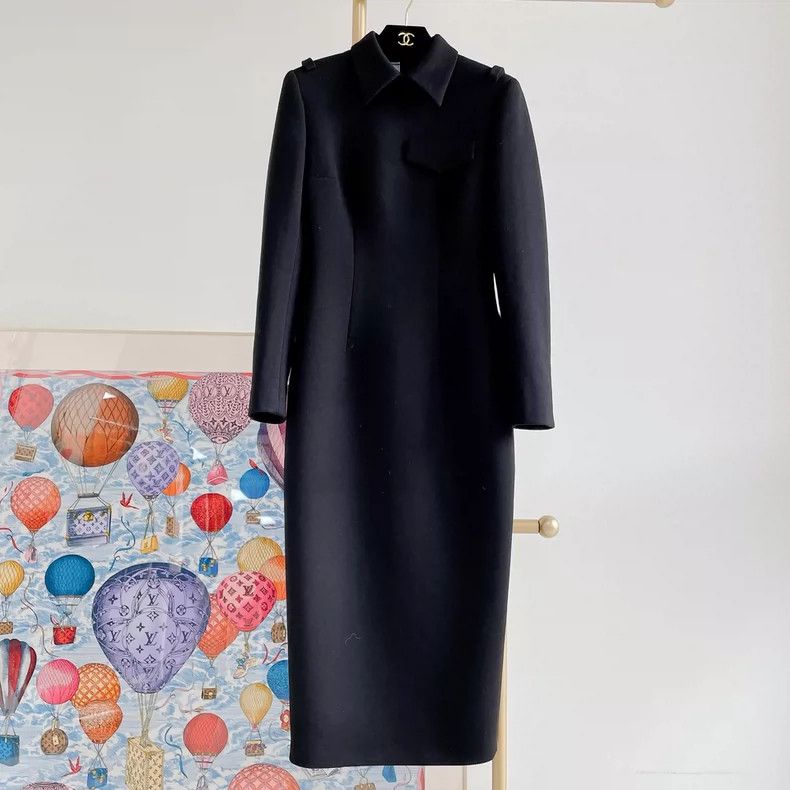 Prada Prada Black wool dress Size XS / US 0-2 / IT 36-38 - 1 Thumbnail