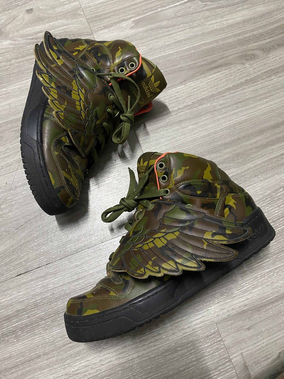 Jeremy Scott - Camo Wings Sneakers