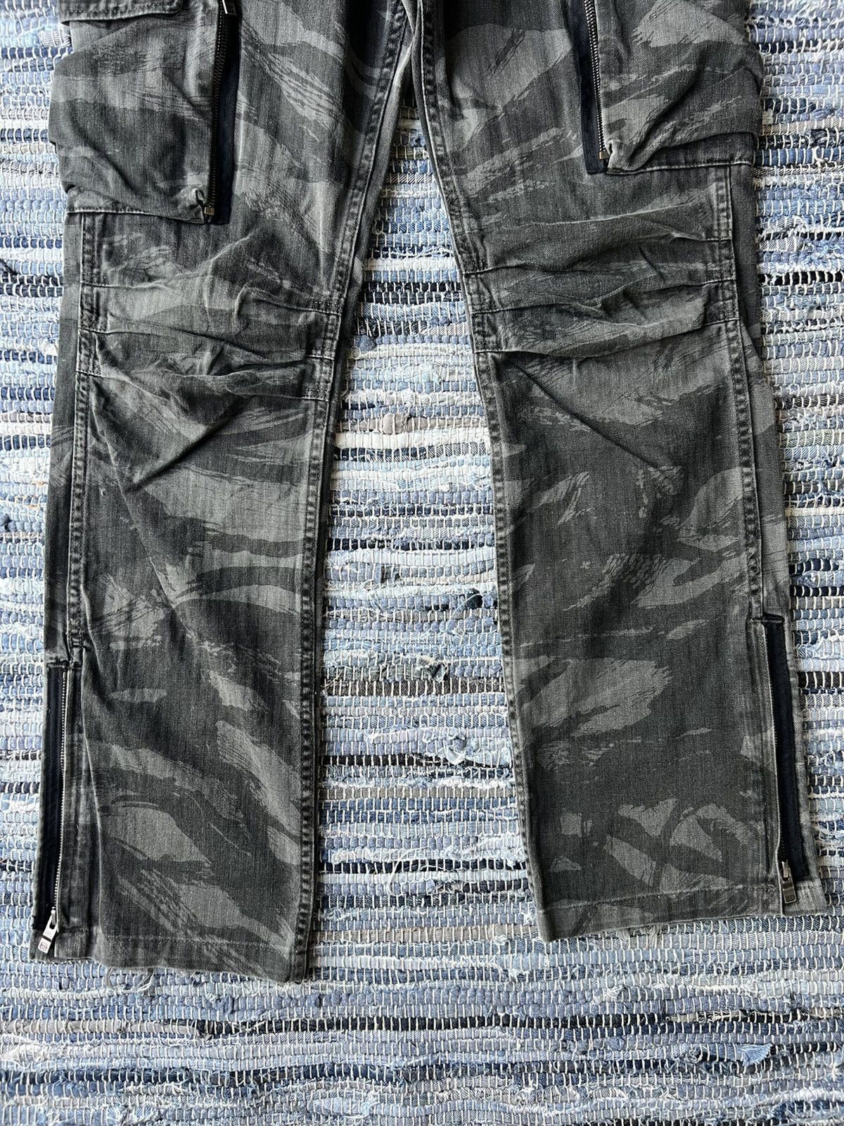Kazuyuki Kumagai Attachment Jun Hashimoto WJK Camouflage Twill Zipper Flare Cargo Pants Size US 30 / EU 46 - 7 Thumbnail