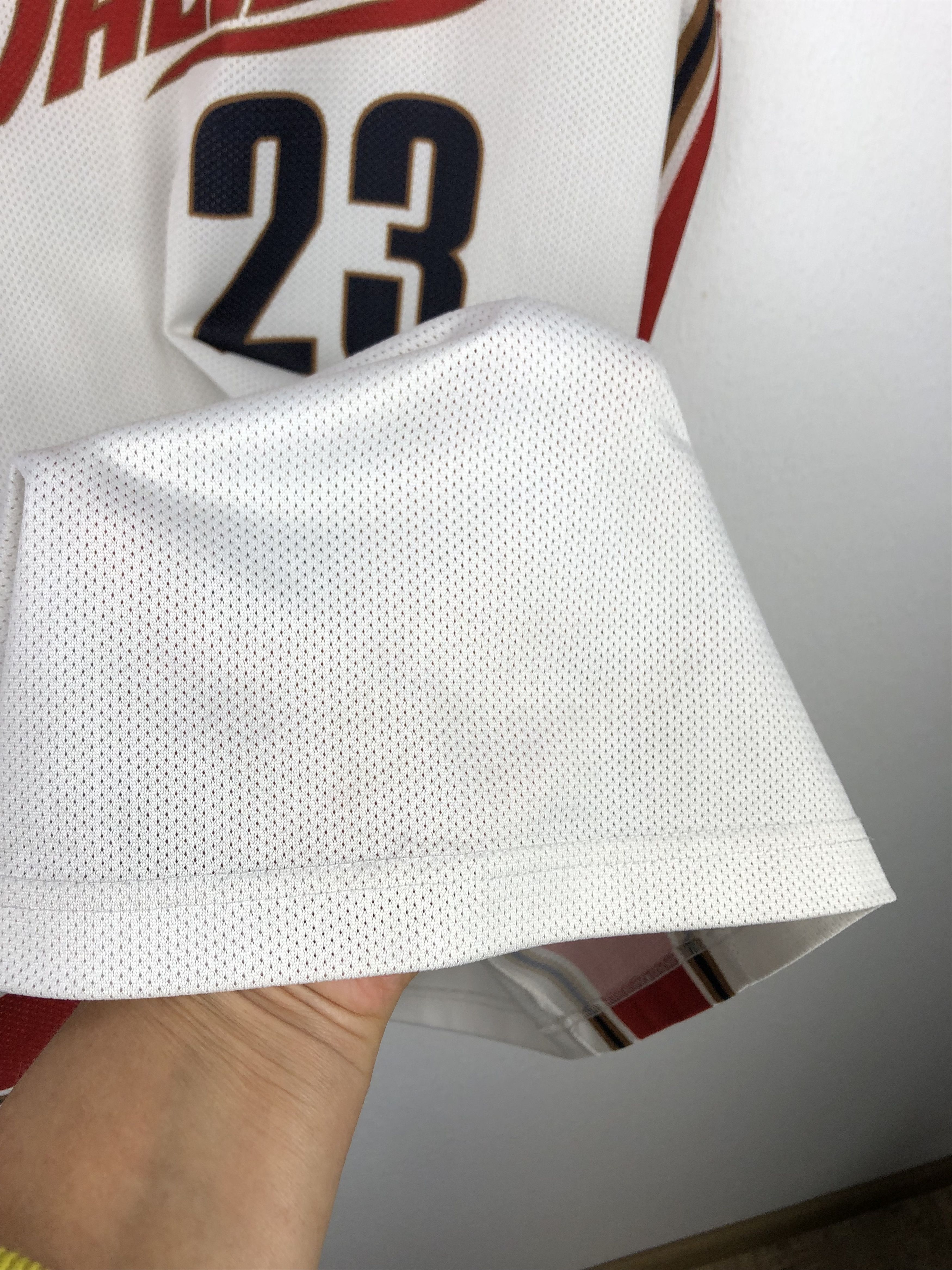 Champion Vintage Cleveland Cavaliers #23 James LeBron Jersey Tee Hype Size US XXL / EU 58 / 5 - 6 Thumbnail