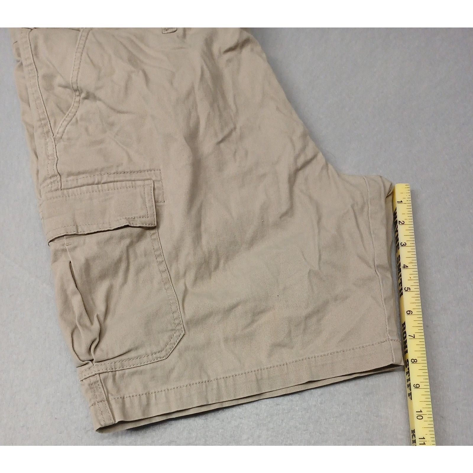 Other Croft & Barrow (40) Men's Beige Khaki Cargo Chino Shorts Size US 40 / EU 56 - 6 Thumbnail