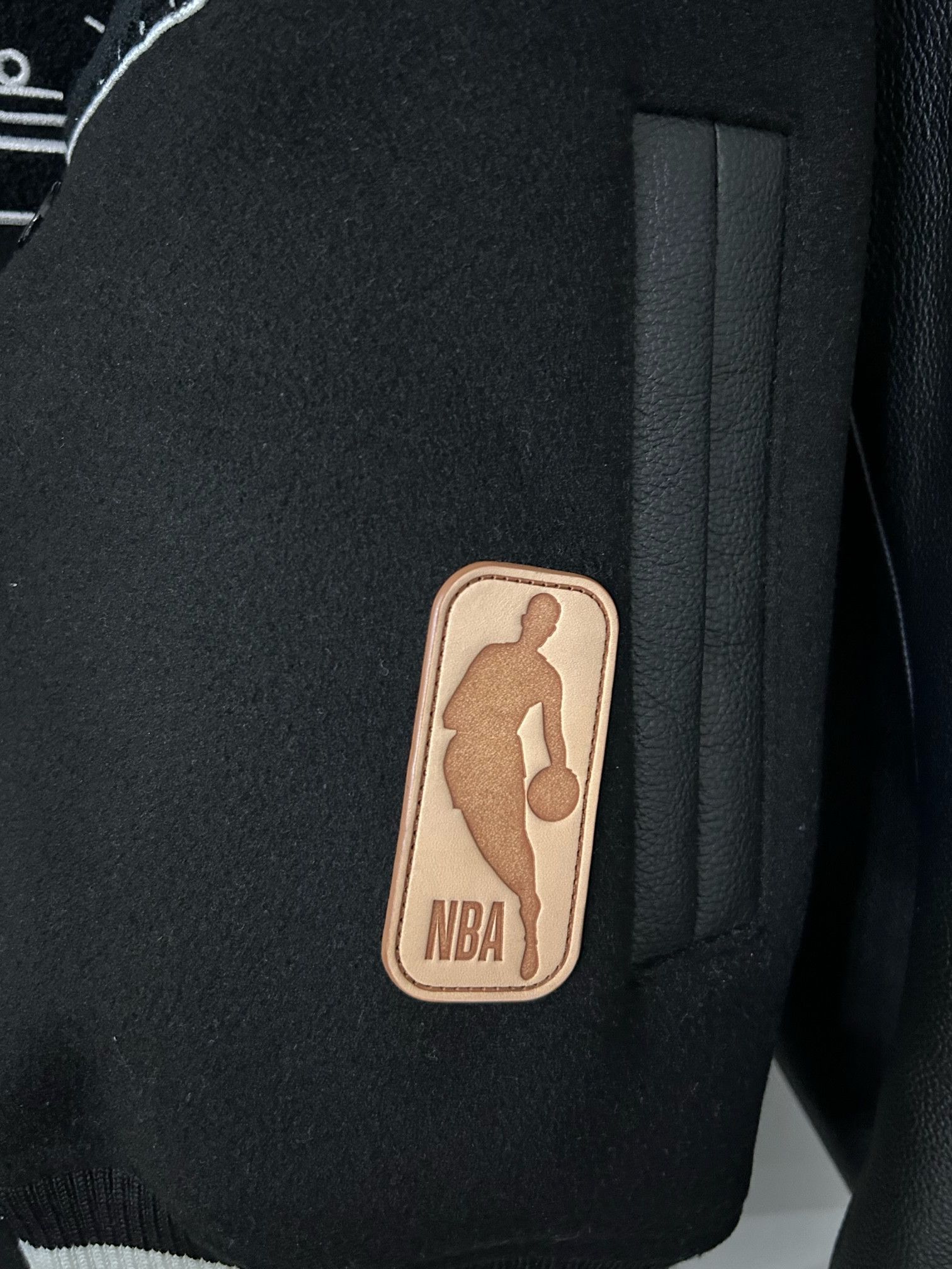 Louis Vuitton × Virgil Abloh Louie Vuitton Virgil Abloh NBA jacket Size US L / EU 52-54 / 3 - 13 Thumbnail