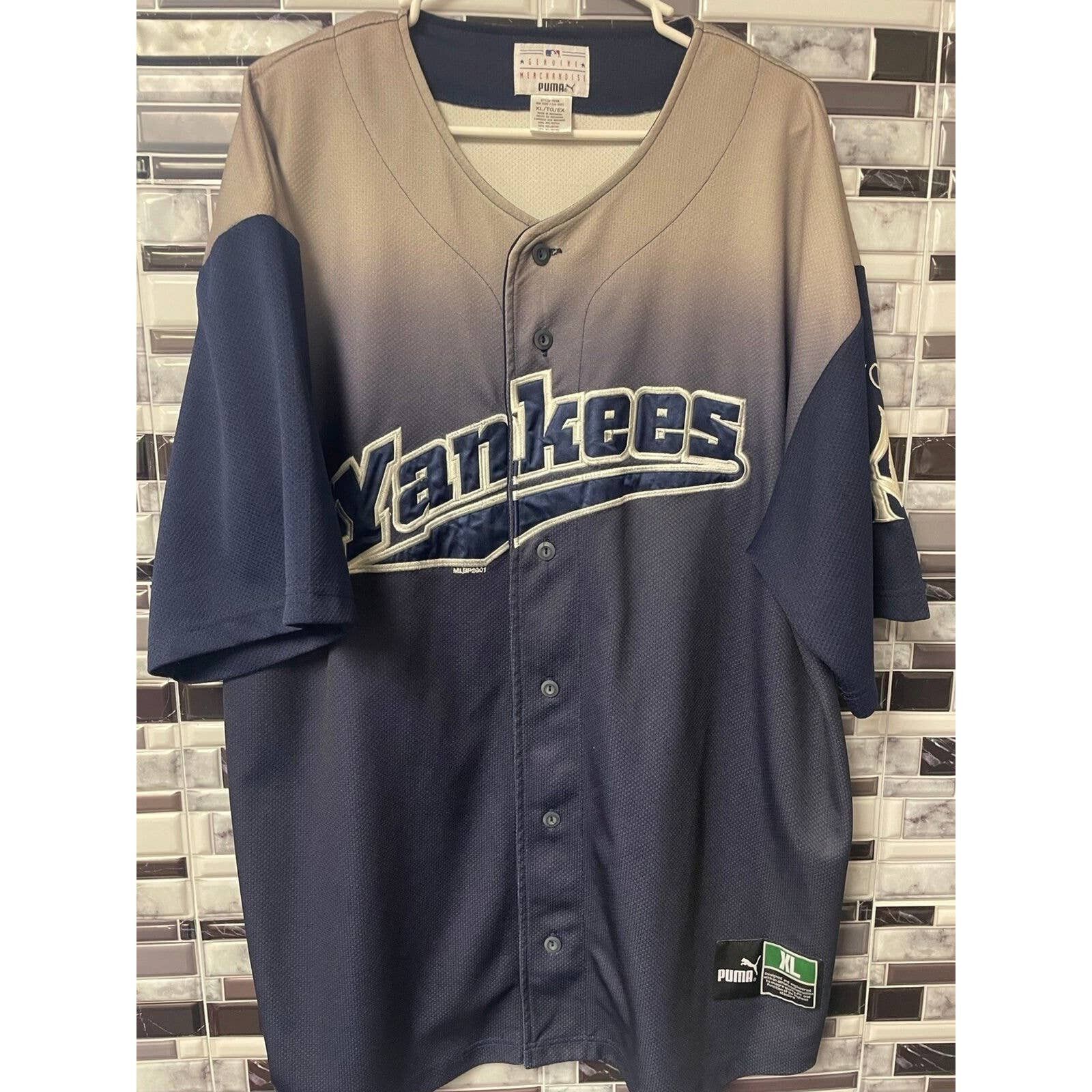 Vintage 2001 Puma Gradient Blend New York Yankees Script Jersey Size Large