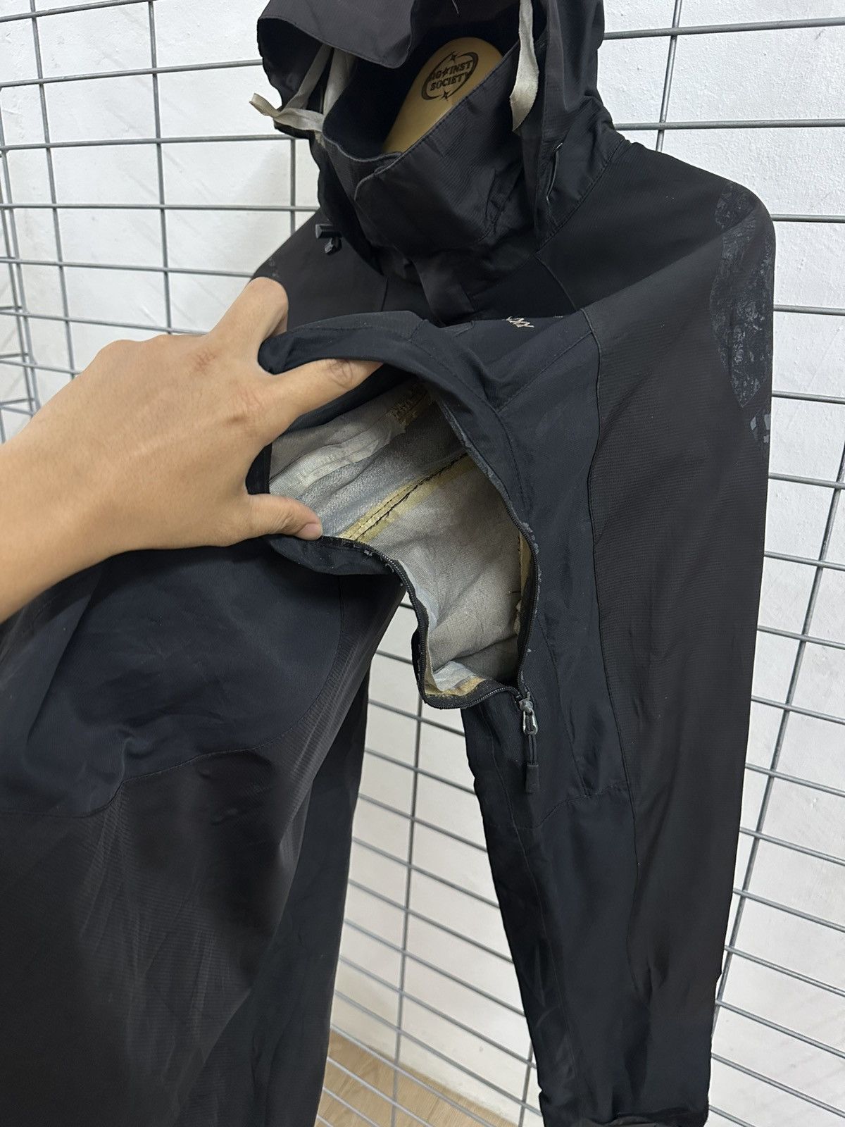 Arc'teryx Arc’teryx Waterproof Breathable Jacket Size US M / EU 48-50 / 2 - 6 Thumbnail