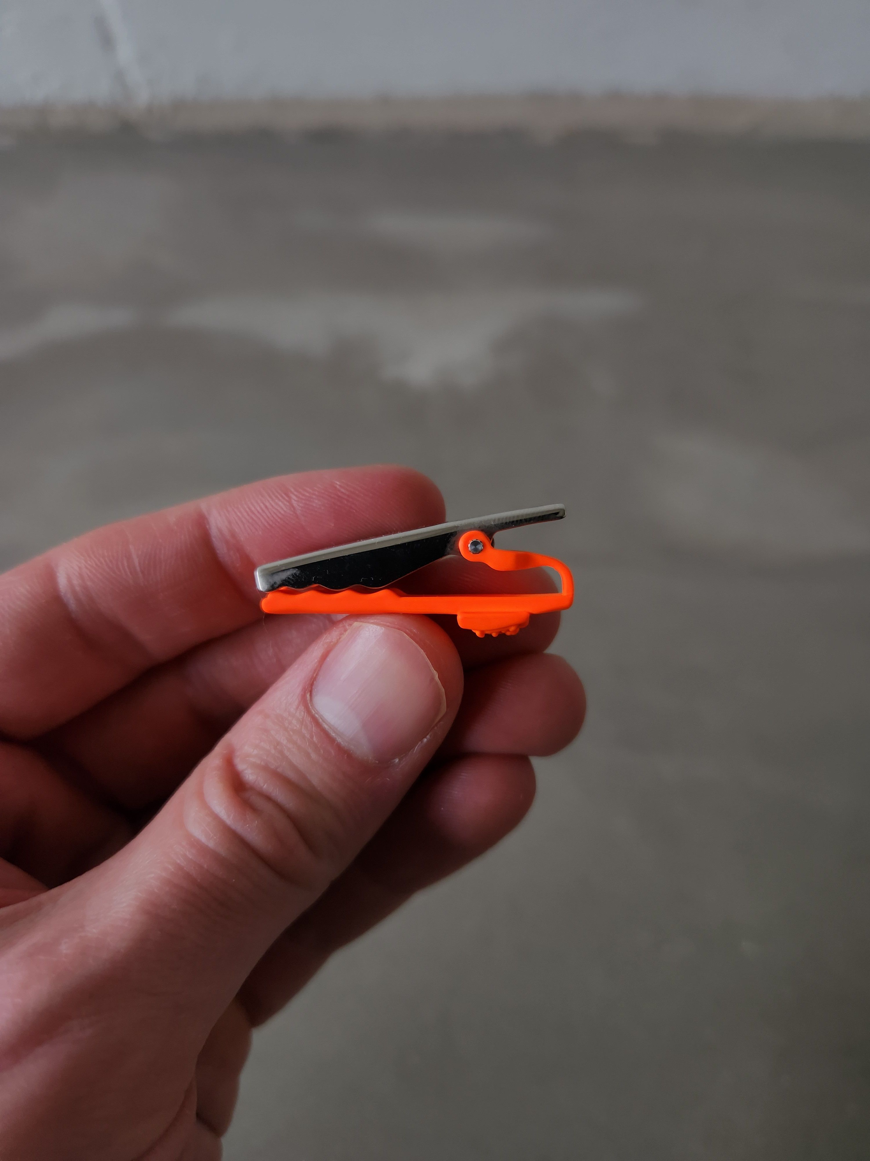 Louis Vuitton LV orange staff tie clip pin Size ONE SIZE - 3 Thumbnail