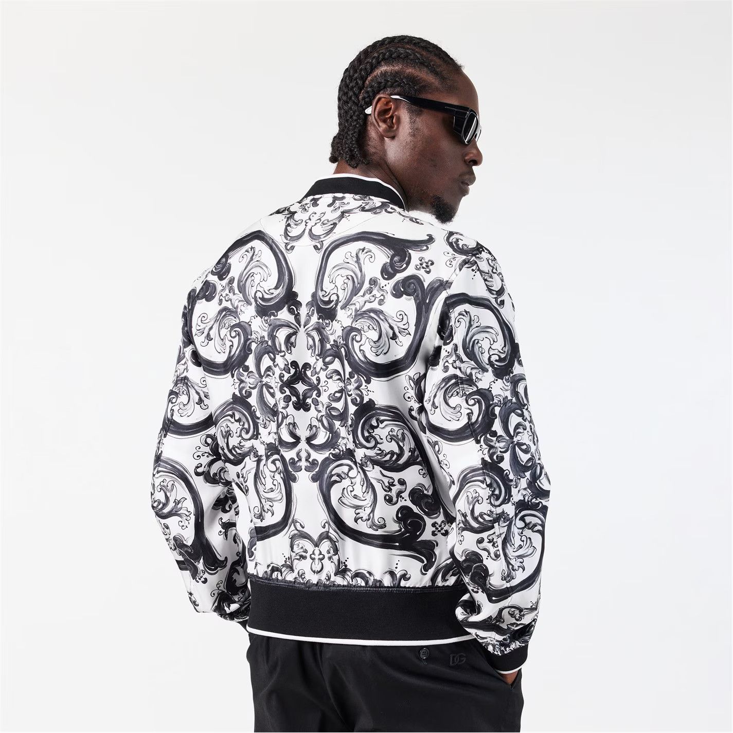 Dolce & Gabbana o1g2r1mq0426 Metal Hardware Bomber Jacket in Multicolor Size US S / EU 44-46 / 1 - 4 Thumbnail