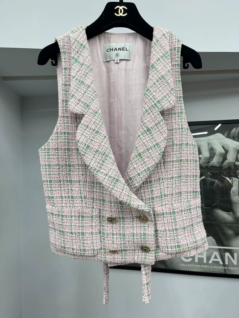 Chanel Chanel Pink and green mixed tweed woven vest Size XS / US 0-2 / IT 36-38 - 1 Thumbnail
