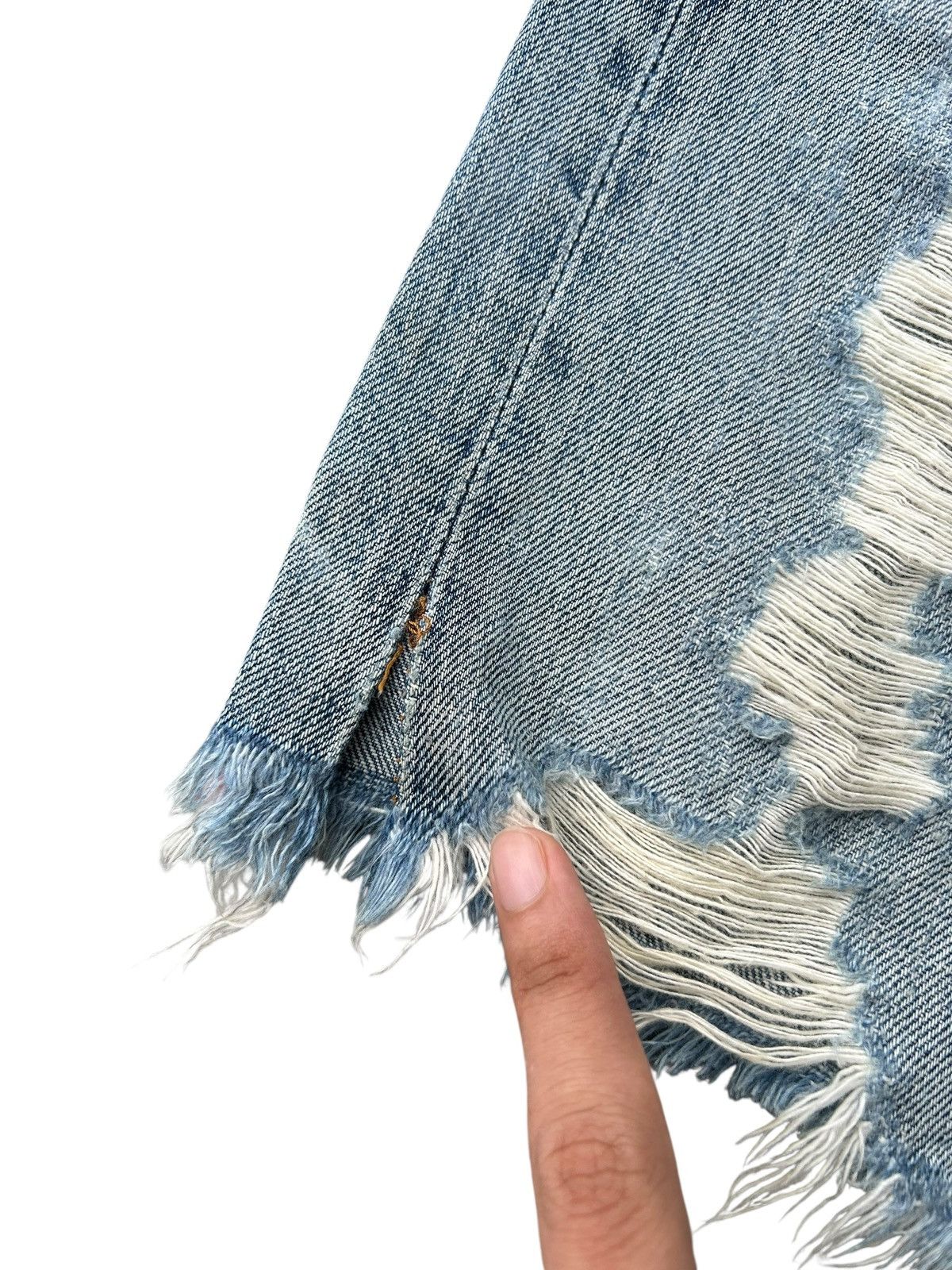 Levi's Vintage Levis Big E Selvedge Buckle Back Distressed Denim Size US 33 - 13 Thumbnail