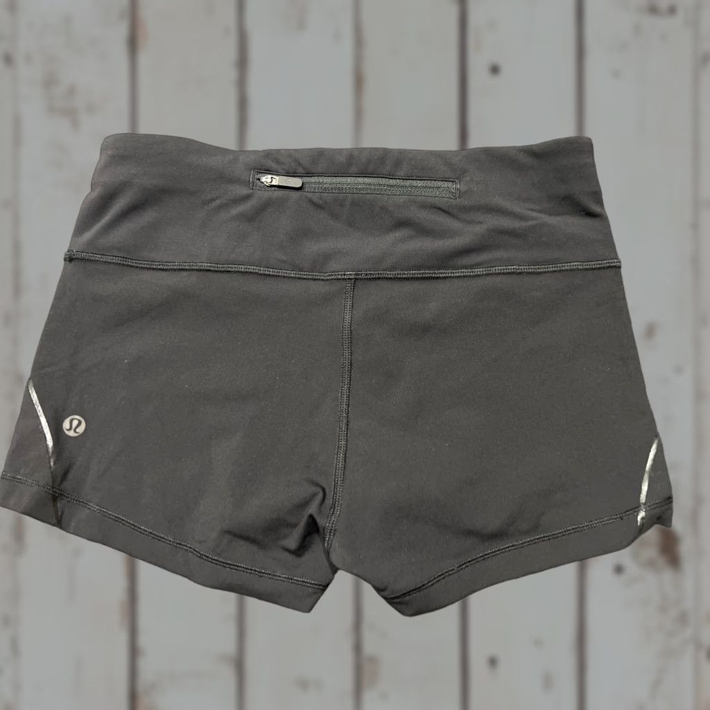Lululemon Lululemon Quick Pace Short 2.5” Inseam Fitted Athletic Women's Size 6 Black Size 28" / US 6 / IT 42 - 1 Thumbnail