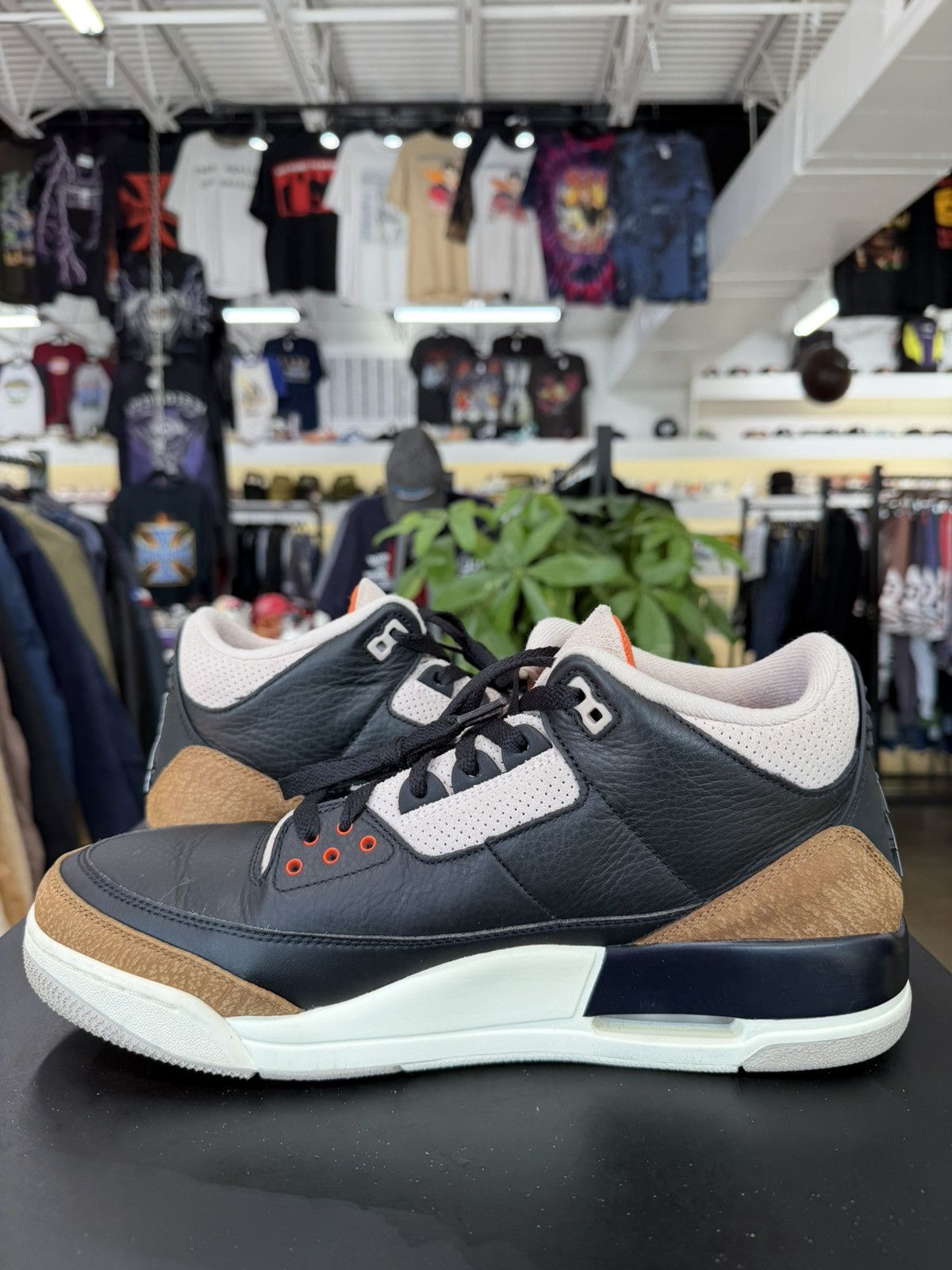 Jordan Brand Air Jordan 3 Desert Elephant Size 13 (2022) Size US 13 / EU 46 - 4 Thumbnail