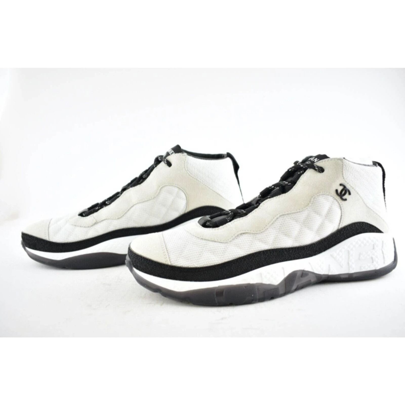 Chanel Chanel Suede White Lace Up Mid Top Trainer Sneaker 44 11 Size US 11 / EU 44 - 8 Thumbnail