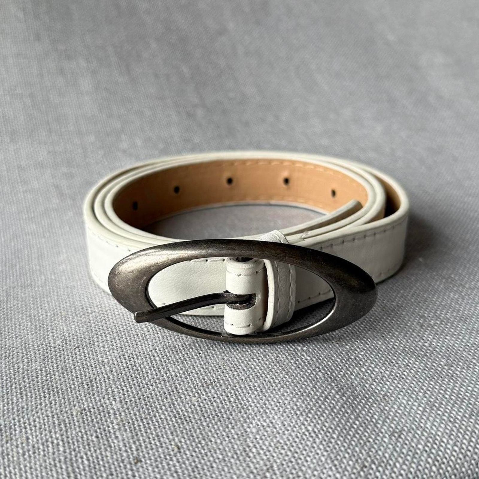 Other White o buckle 28-32 MENS Size ONE SIZE - 1 Preview