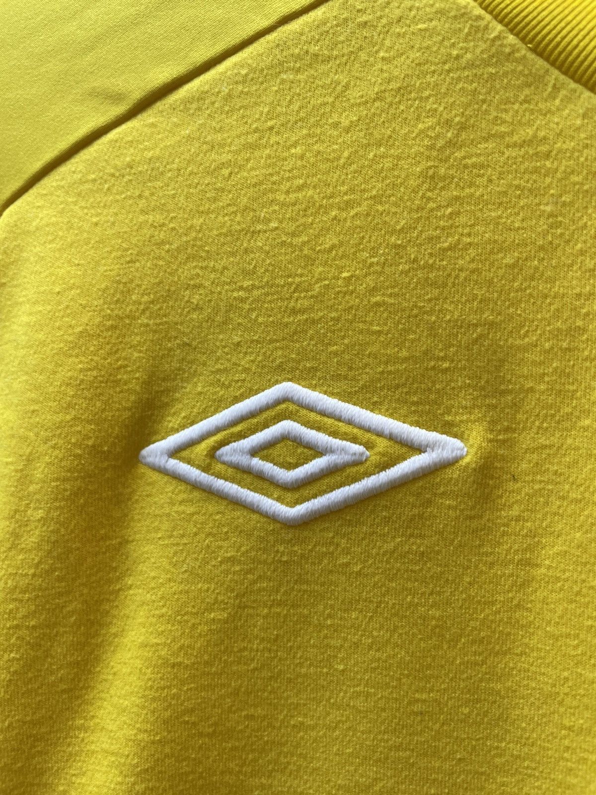 Umbro × Vintage 2010-2011 England Goalkeeper shirt football jersey Size US XS / EU 42 / 0 - 3 Thumbnail