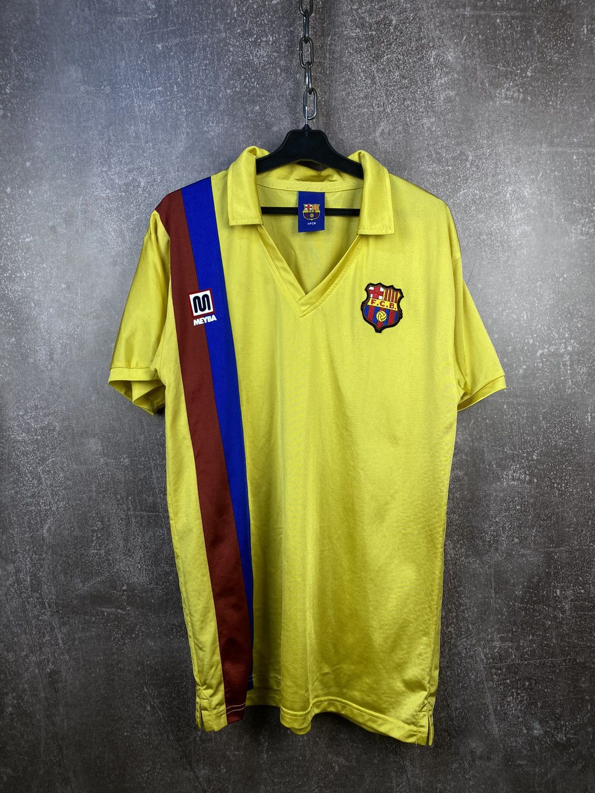 Vintage Barcelona 1982 -1985 Away Shirt Meyba Dream Team Score Drowe Size US L / EU 52-54 / 3 - 1 Thumbnail