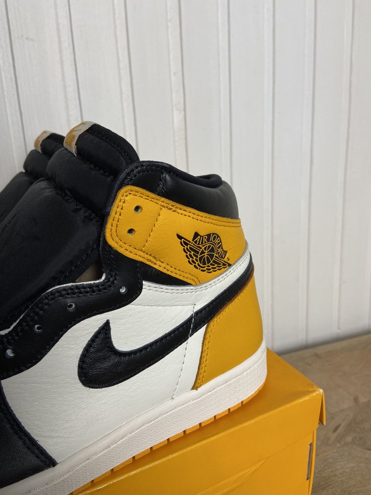 Jordan Brand New Jordan 1 Retro High "Taxi" Authentic Size 11US Size US 11 / EU 44 - 7 Thumbnail
