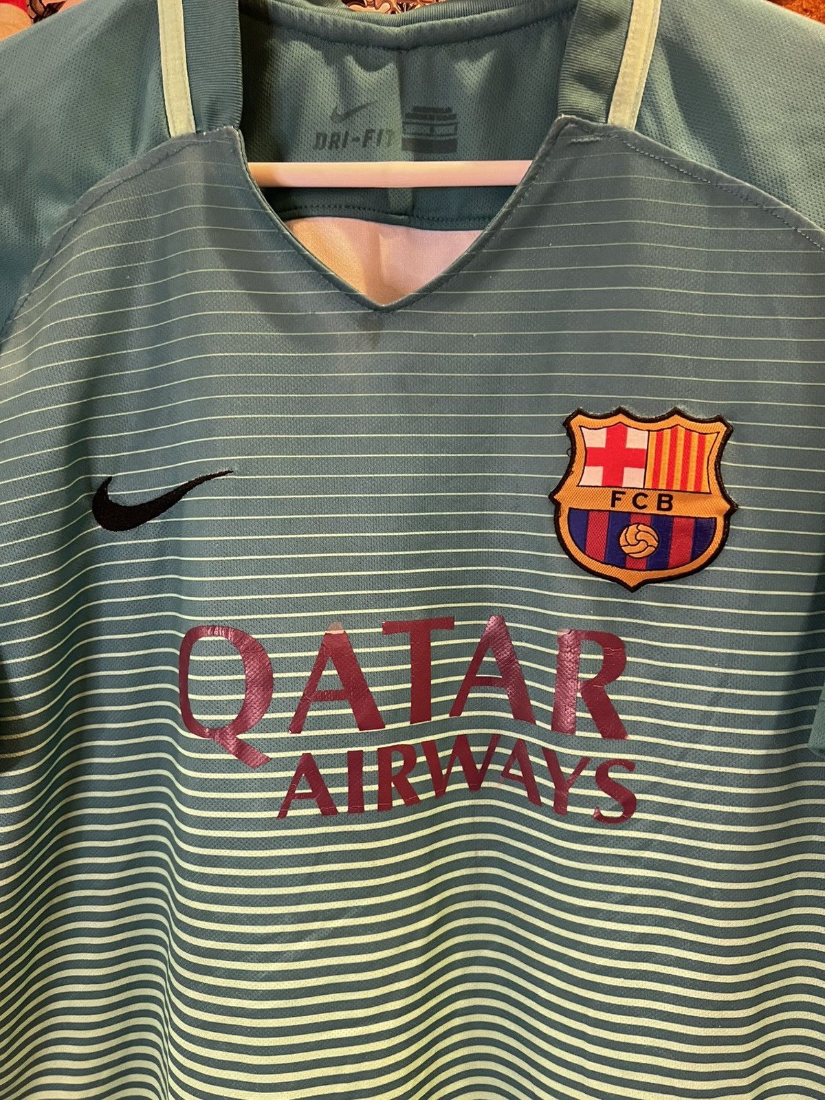 Nike Nike FC Barcelona 2016-2017 3rd Soccer Jersey Size US L / EU 52-54 / 3 - 4 Thumbnail